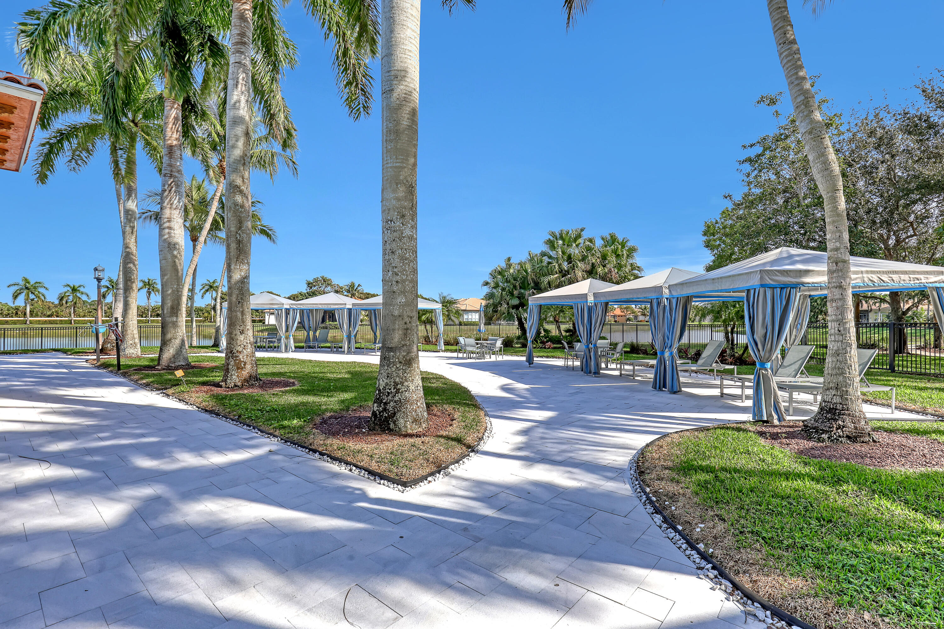8933 Via Brilliante Property Photo 49