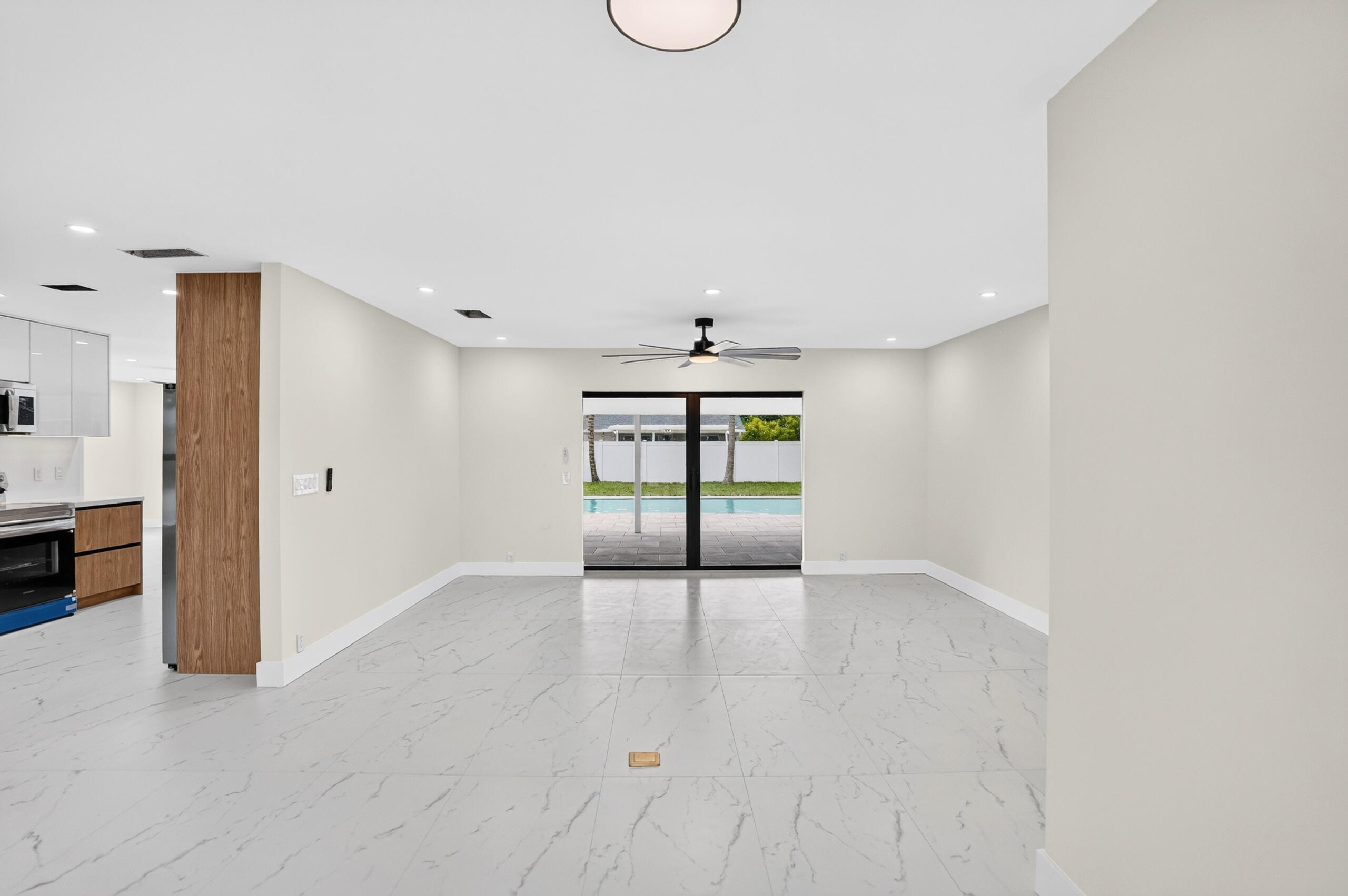 1798 Sw 10th Street Property Photo 5