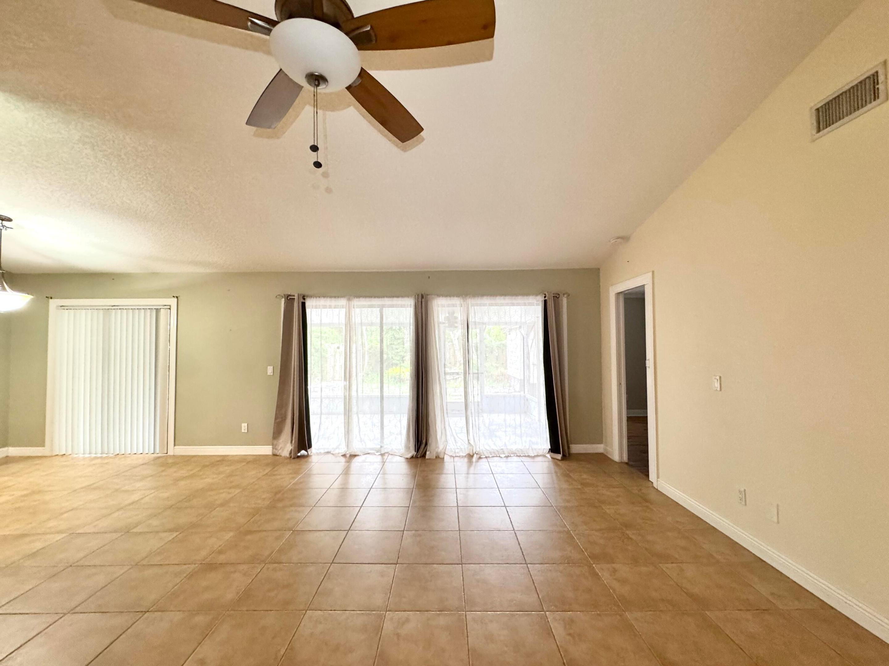 72 Se Taho Terrace Property Photo 2