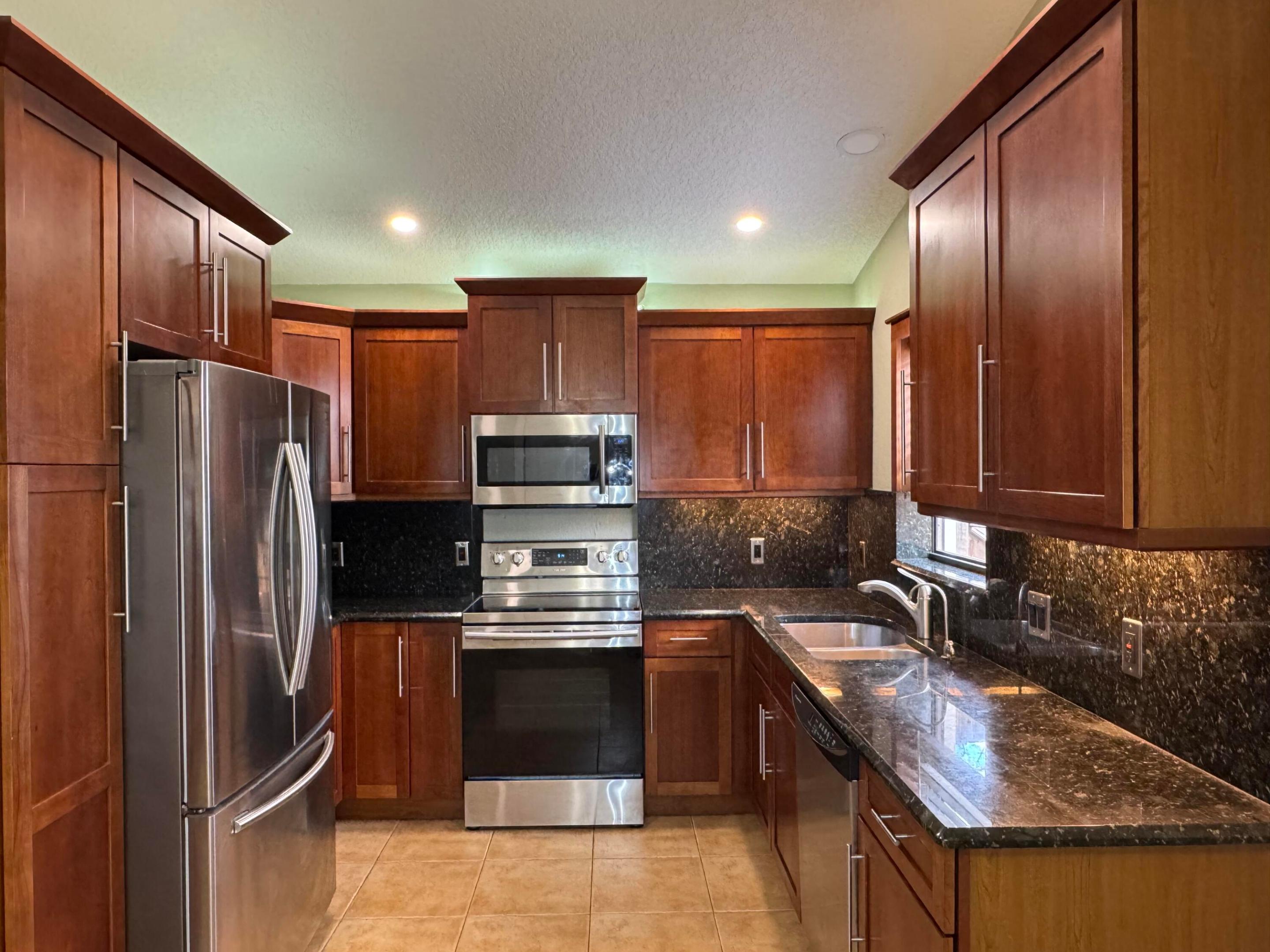 72 Se Taho Terrace Property Photo 4