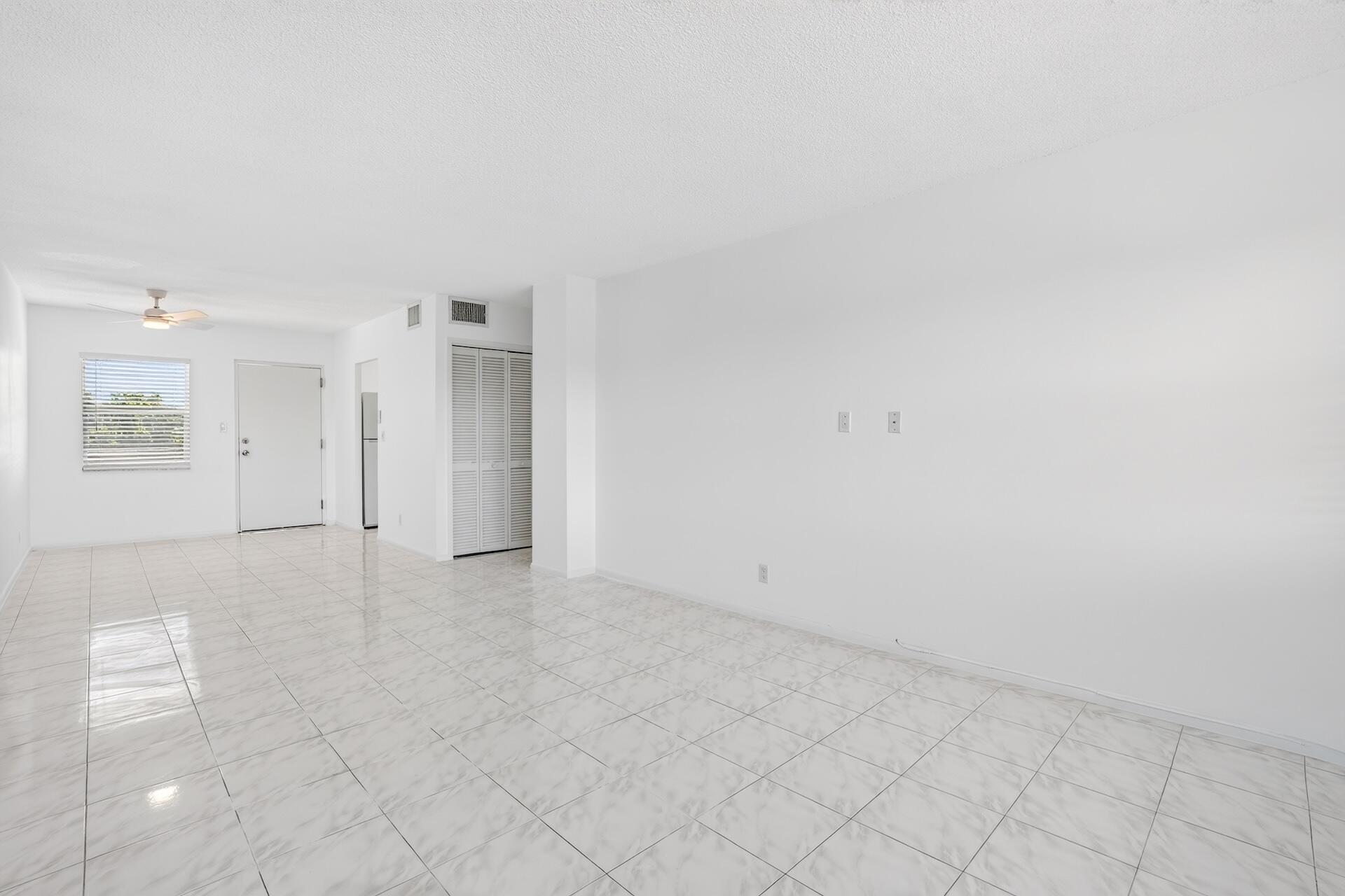 2555 Ne 11th Street 404 Property Photo 12