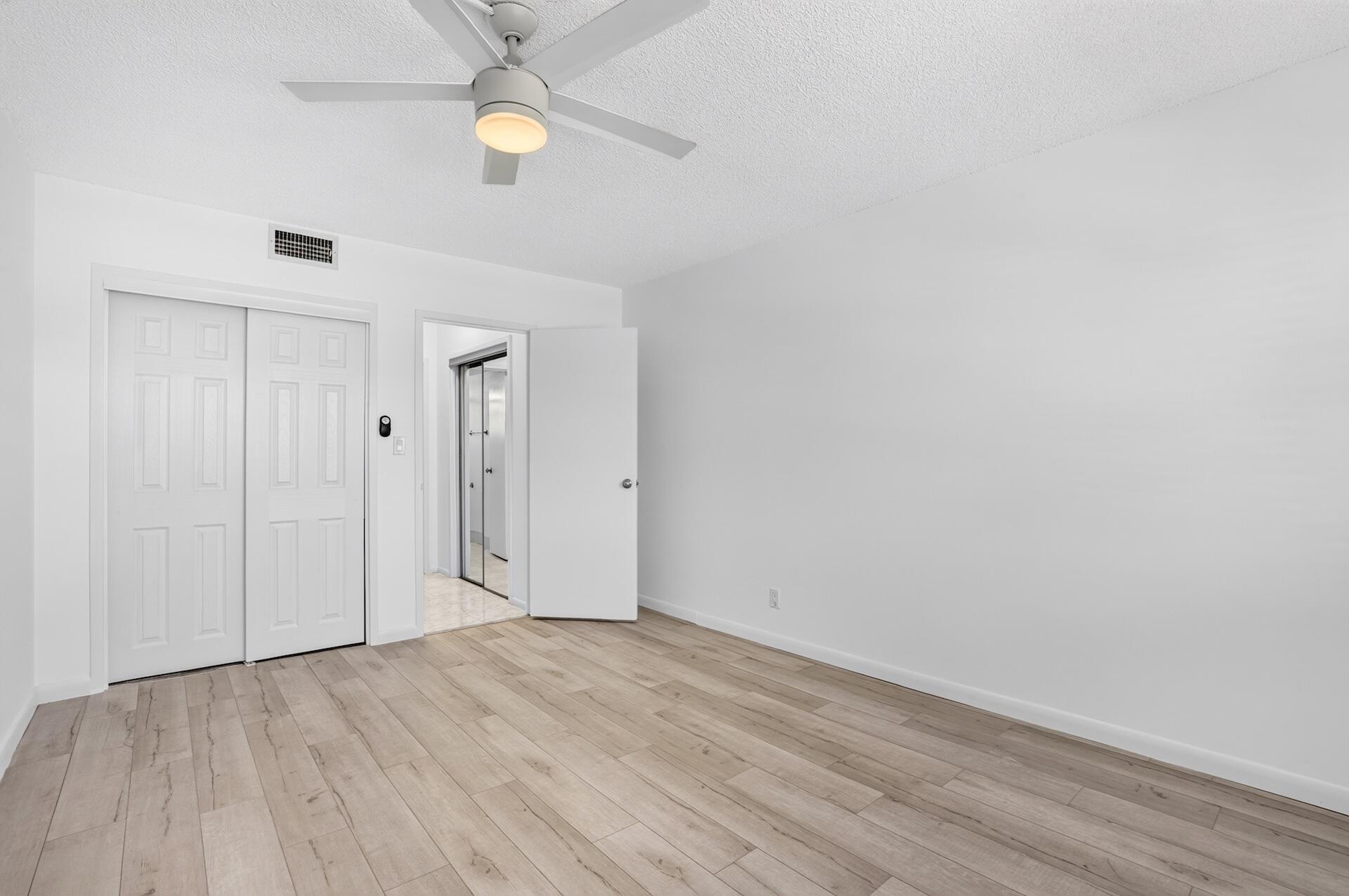 2555 Ne 11th Street 404 Property Photo 16