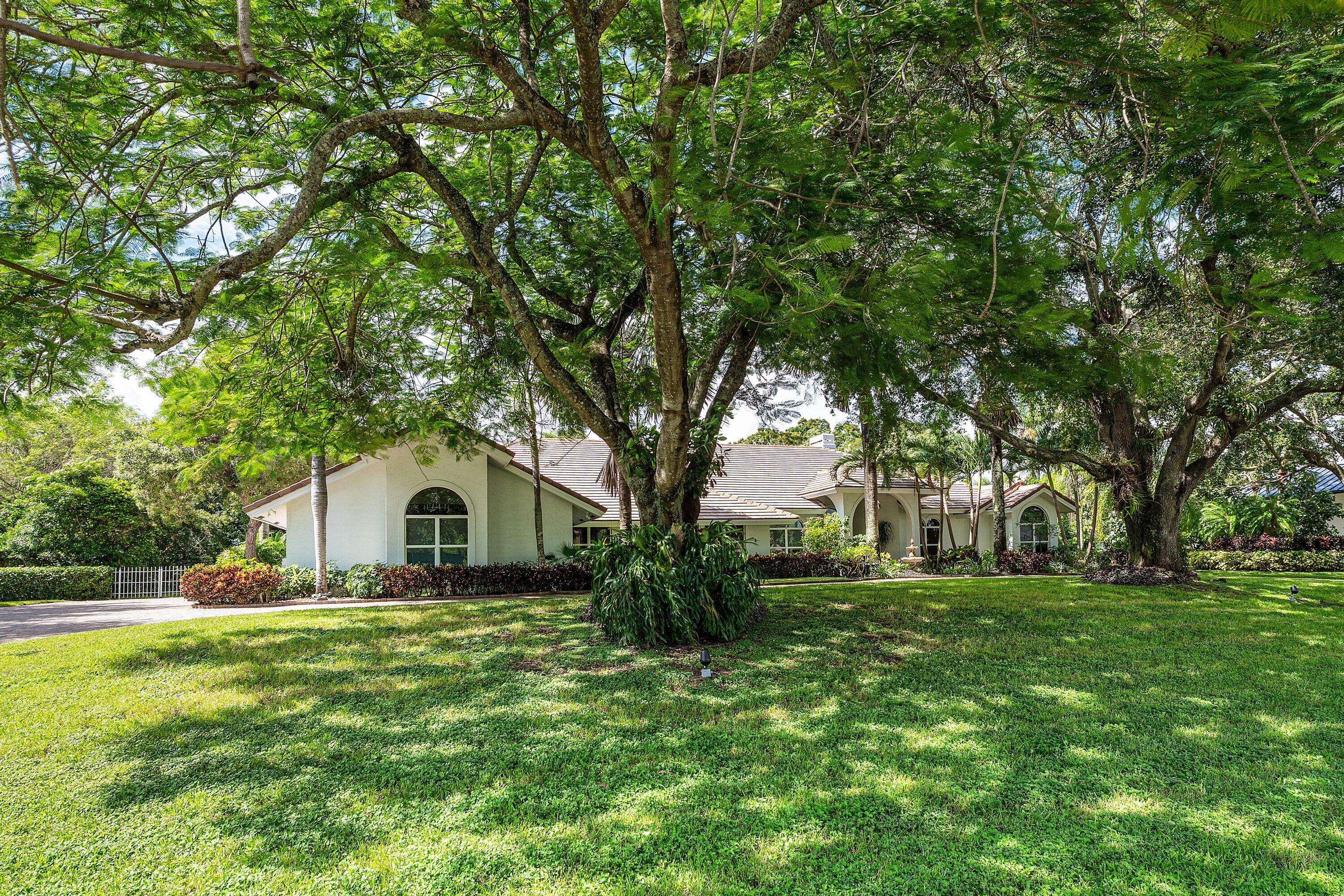 17888 Fieldbrook Circle W Property Photo 3