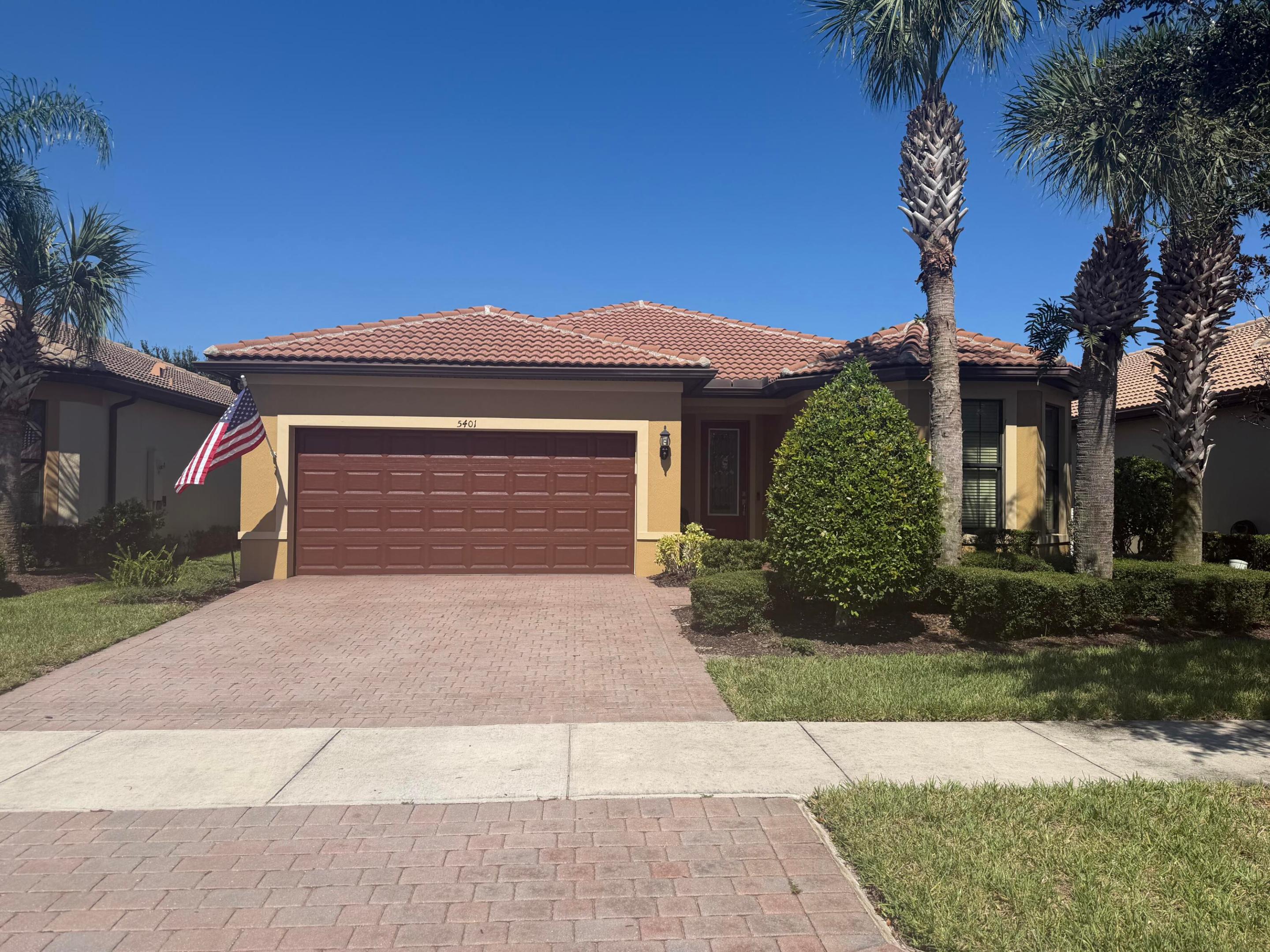 5401 Antigua Circle Property Photo 1