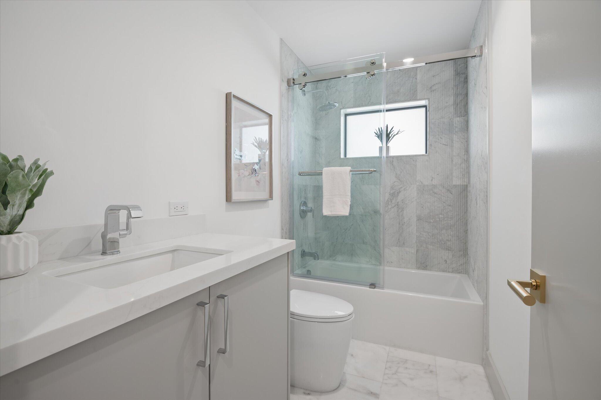 3111 Ne 55th Street Property Photo 24