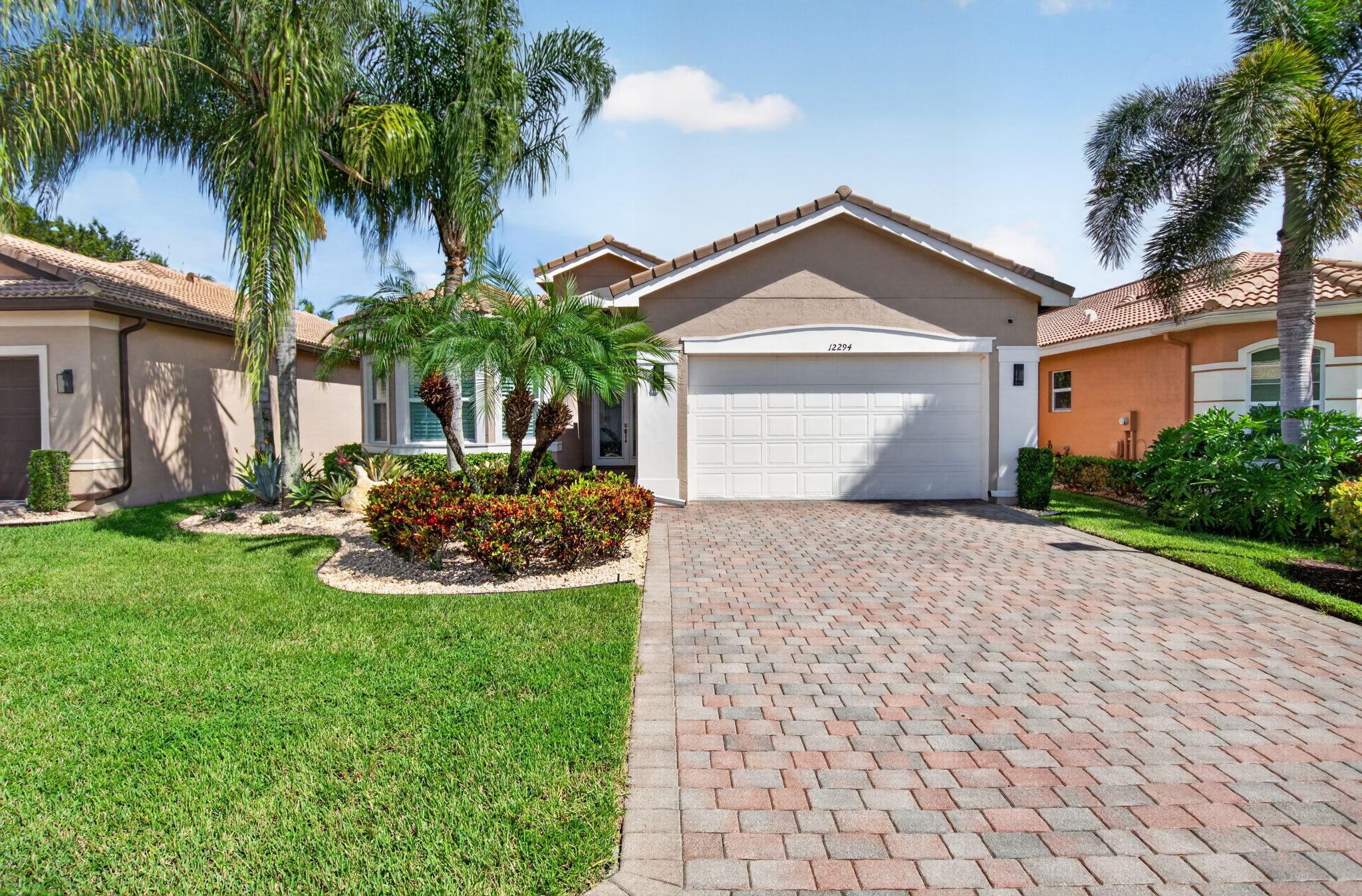 12294 Cascade Valley Lane Property Photo 1