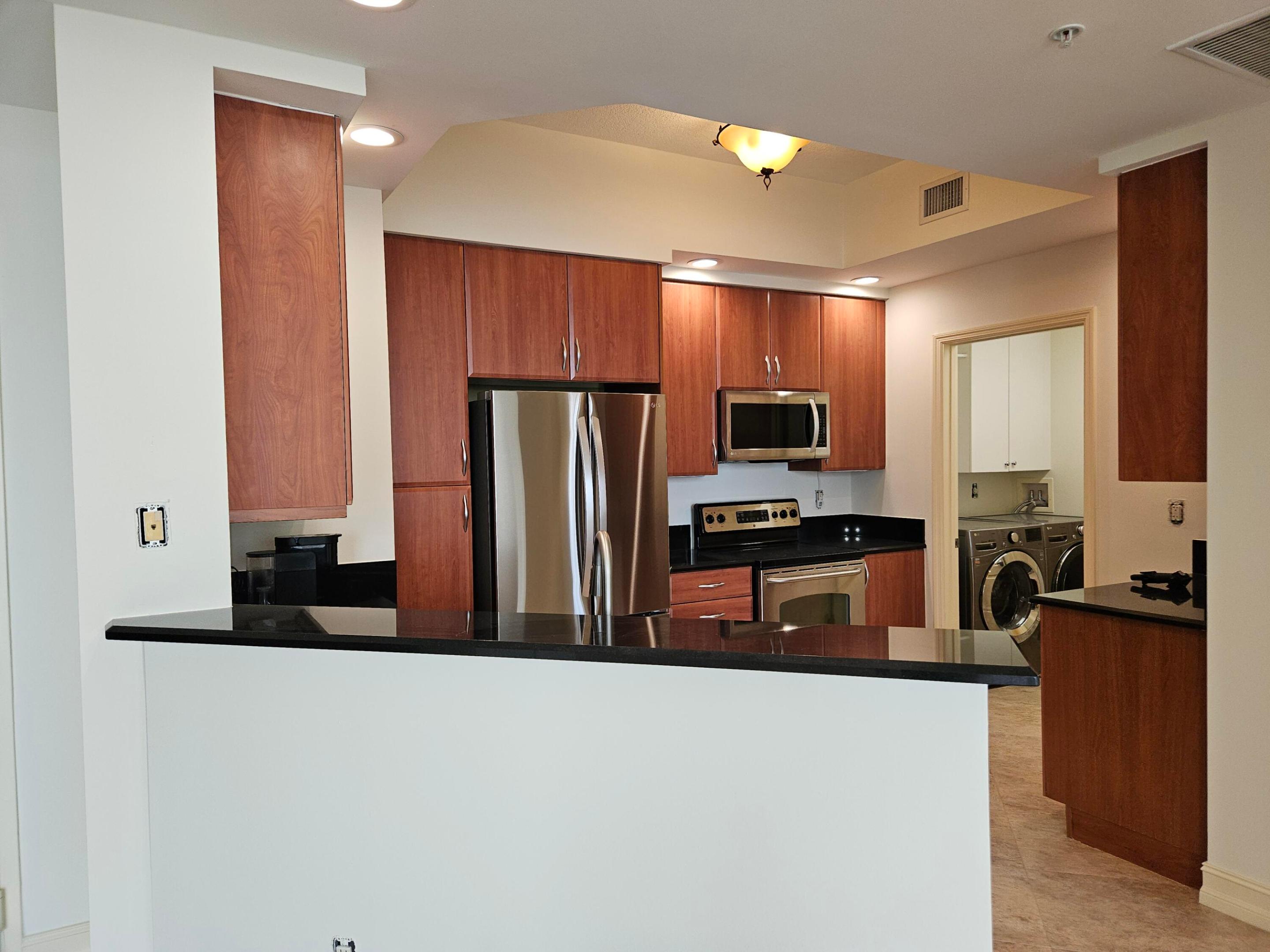 801 S Olive Avenue 1506 Property Photo 5