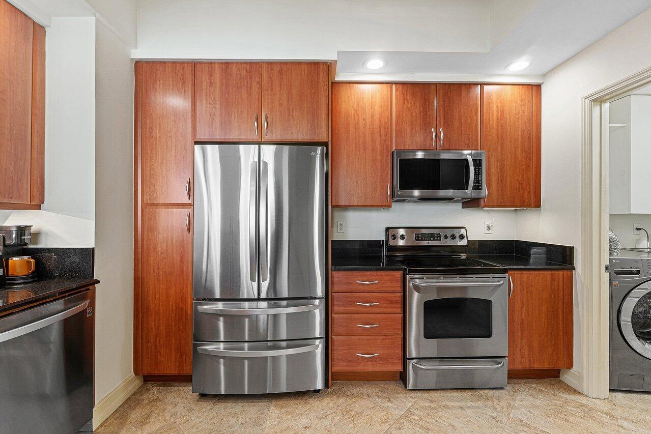 801 S Olive Avenue 1506 Property Photo 7