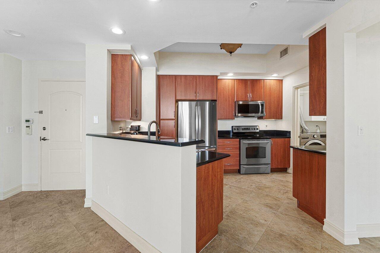 801 S Olive Avenue 1506 Property Photo 10