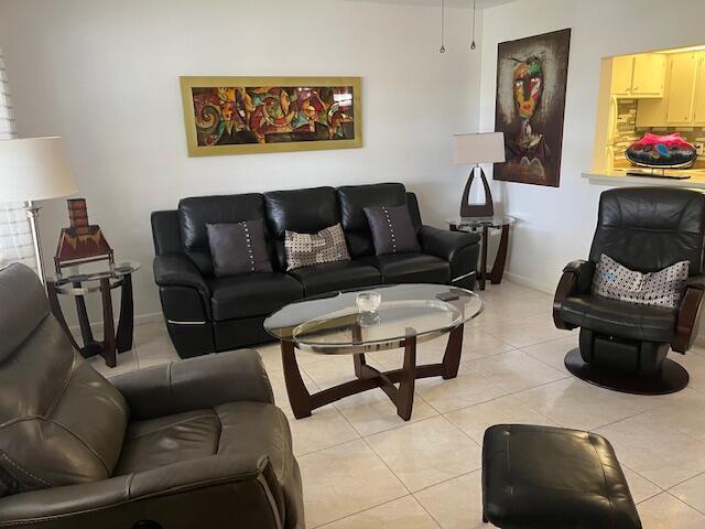 300 WINDSOR M Property Photo 1