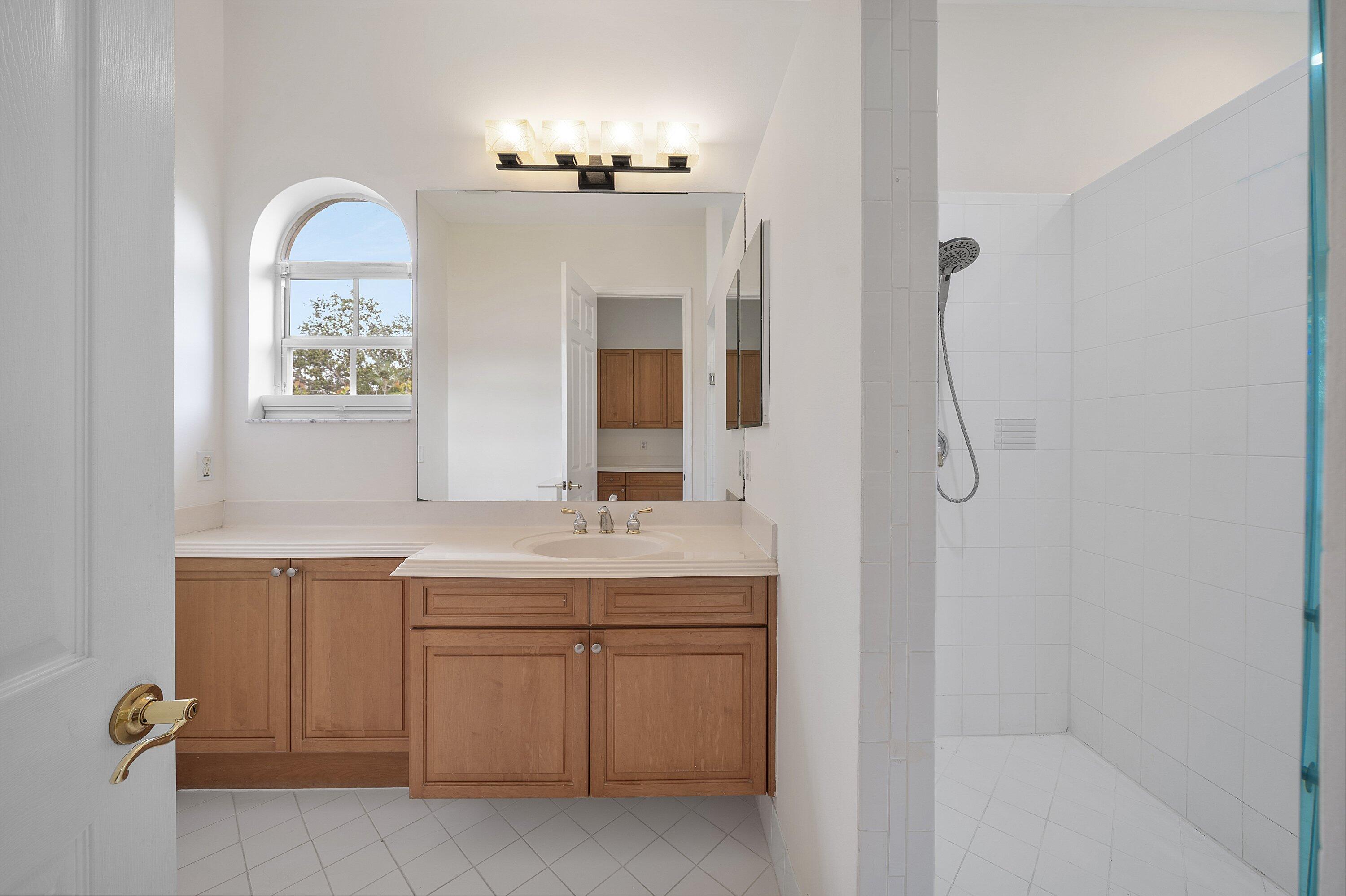 6395 Stonehurst Circle Property Photo 17