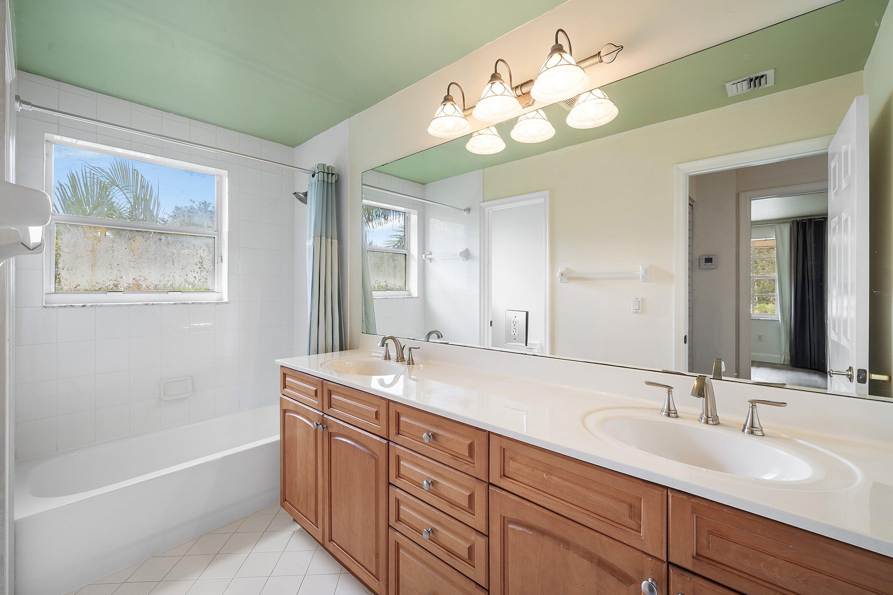 6395 Stonehurst Circle Property Photo 25