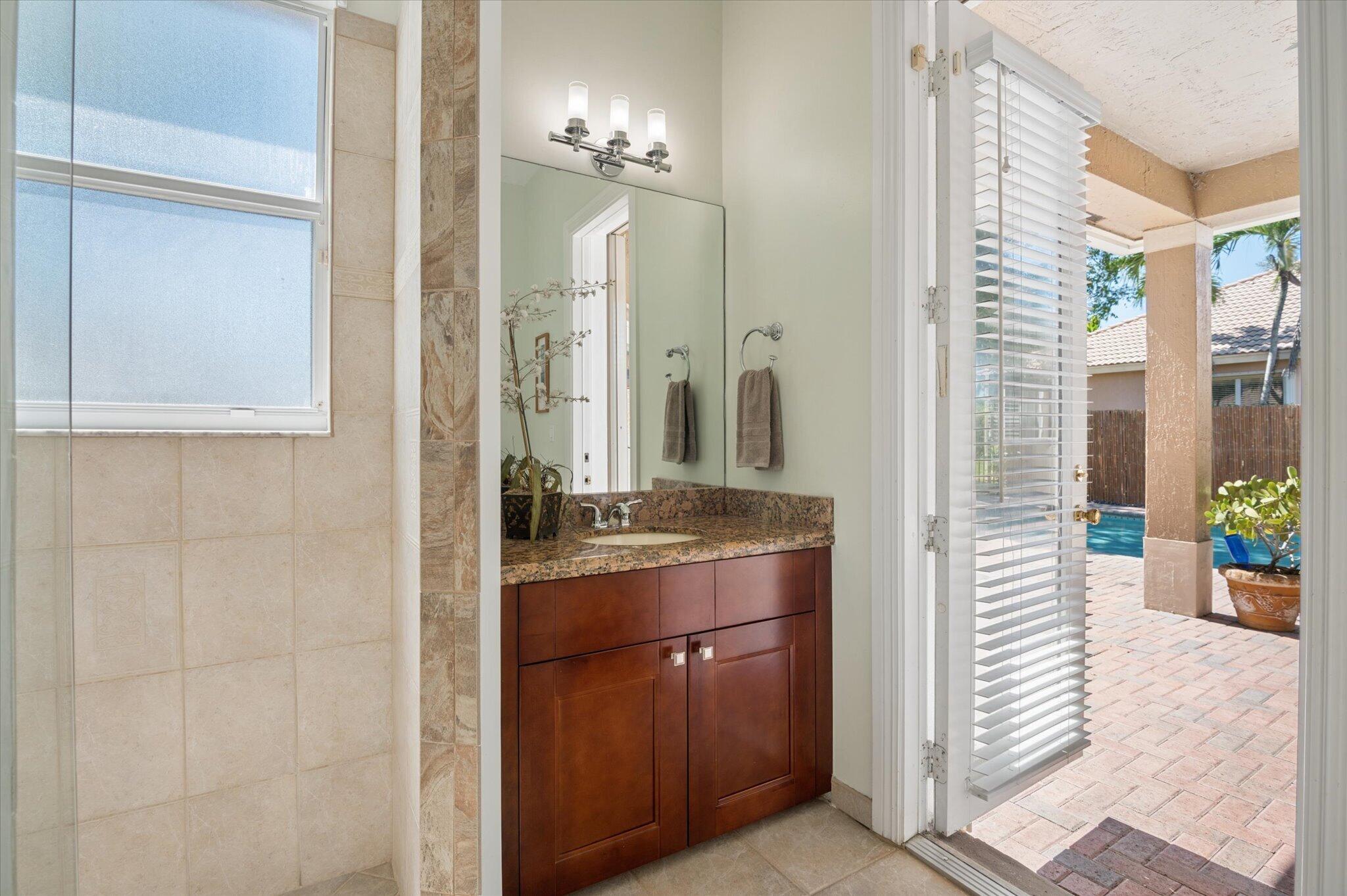 10888 Nw 67th Place Property Photo 21