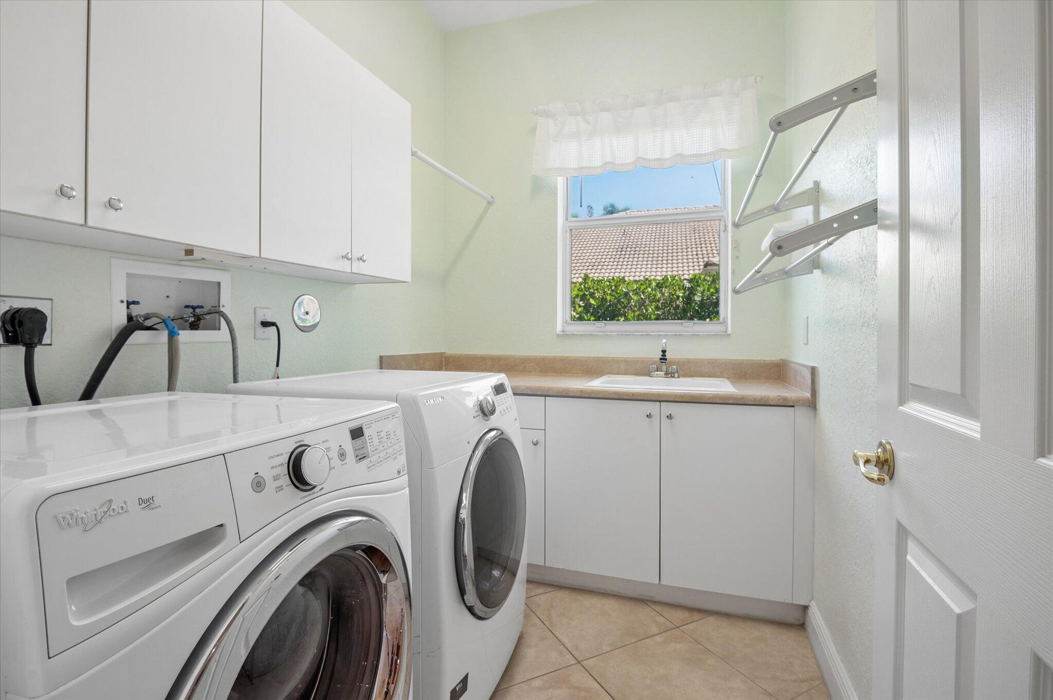 10888 Nw 67th Place Property Photo 24