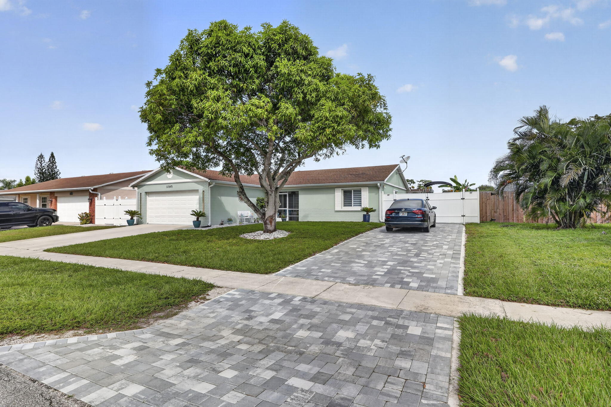 10145 Penzance Lane Property Photo 1