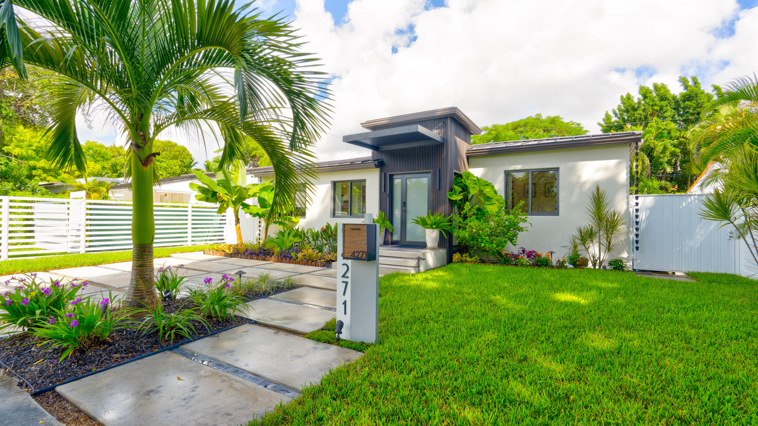 4271 SW 13TH Street Property Photo 1