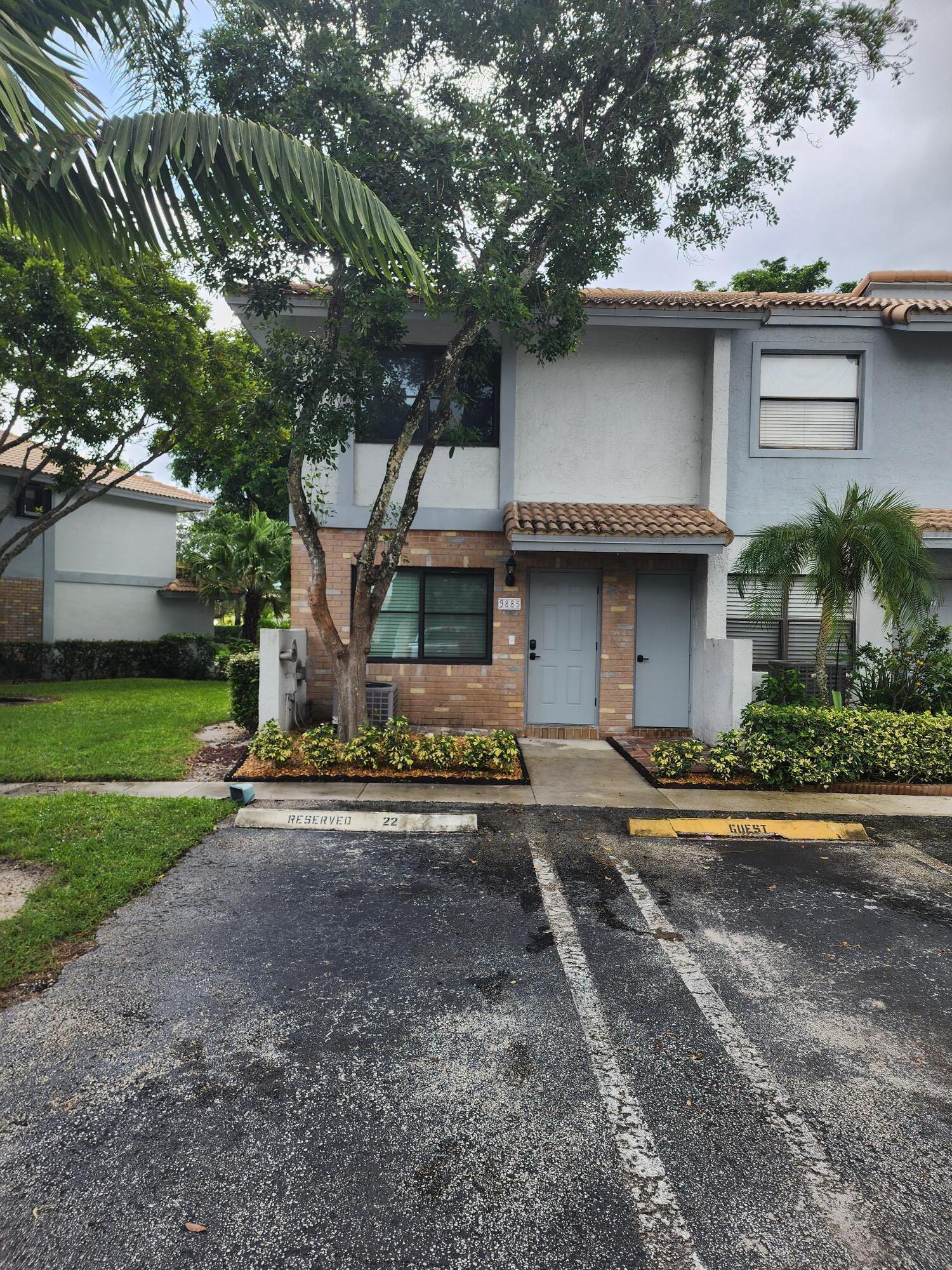 9885 Riverside Drive Property Photo 1