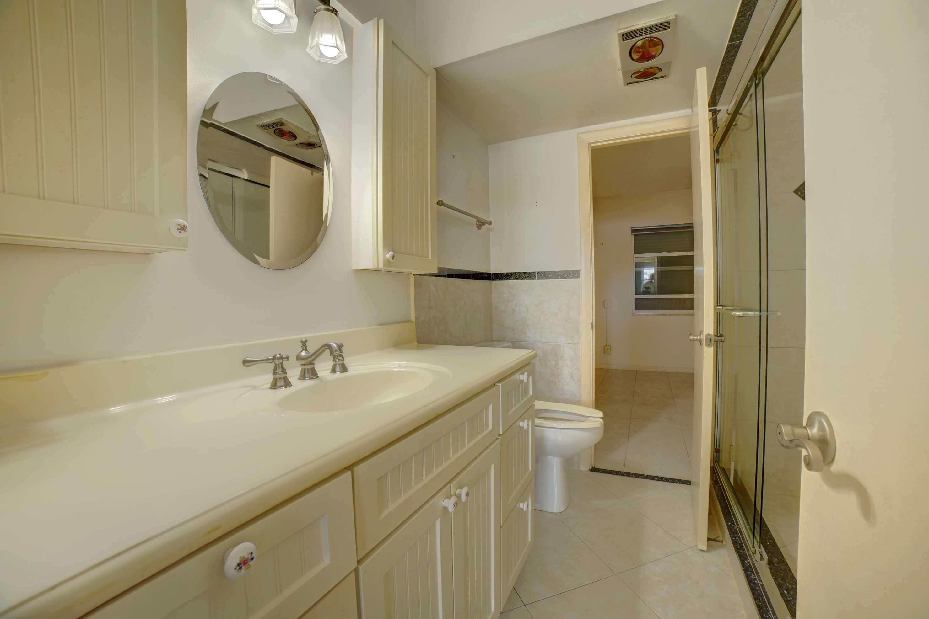1118 Lake Terrace 215 Property Photo 12