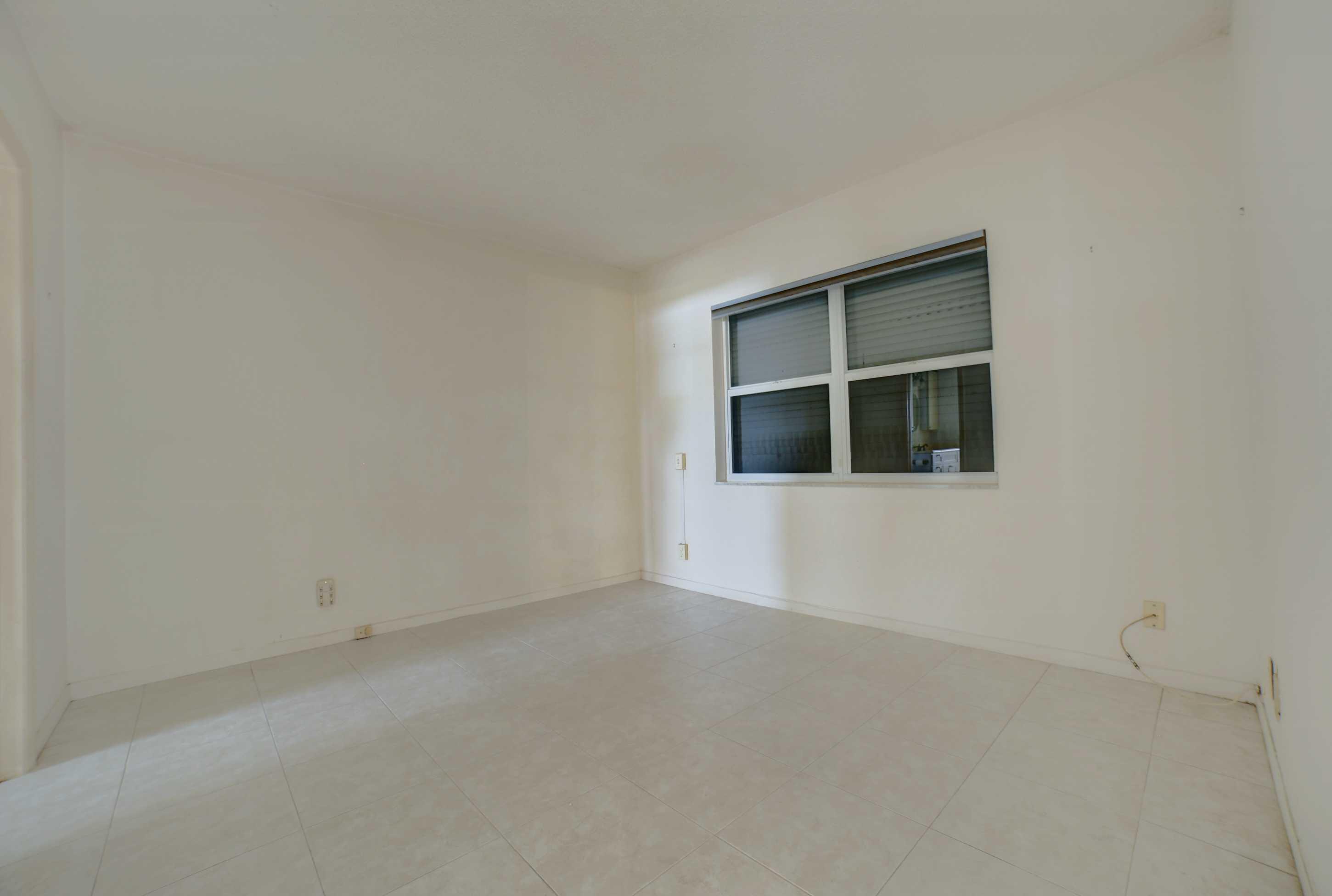 1118 Lake Terrace 215 Property Photo 15