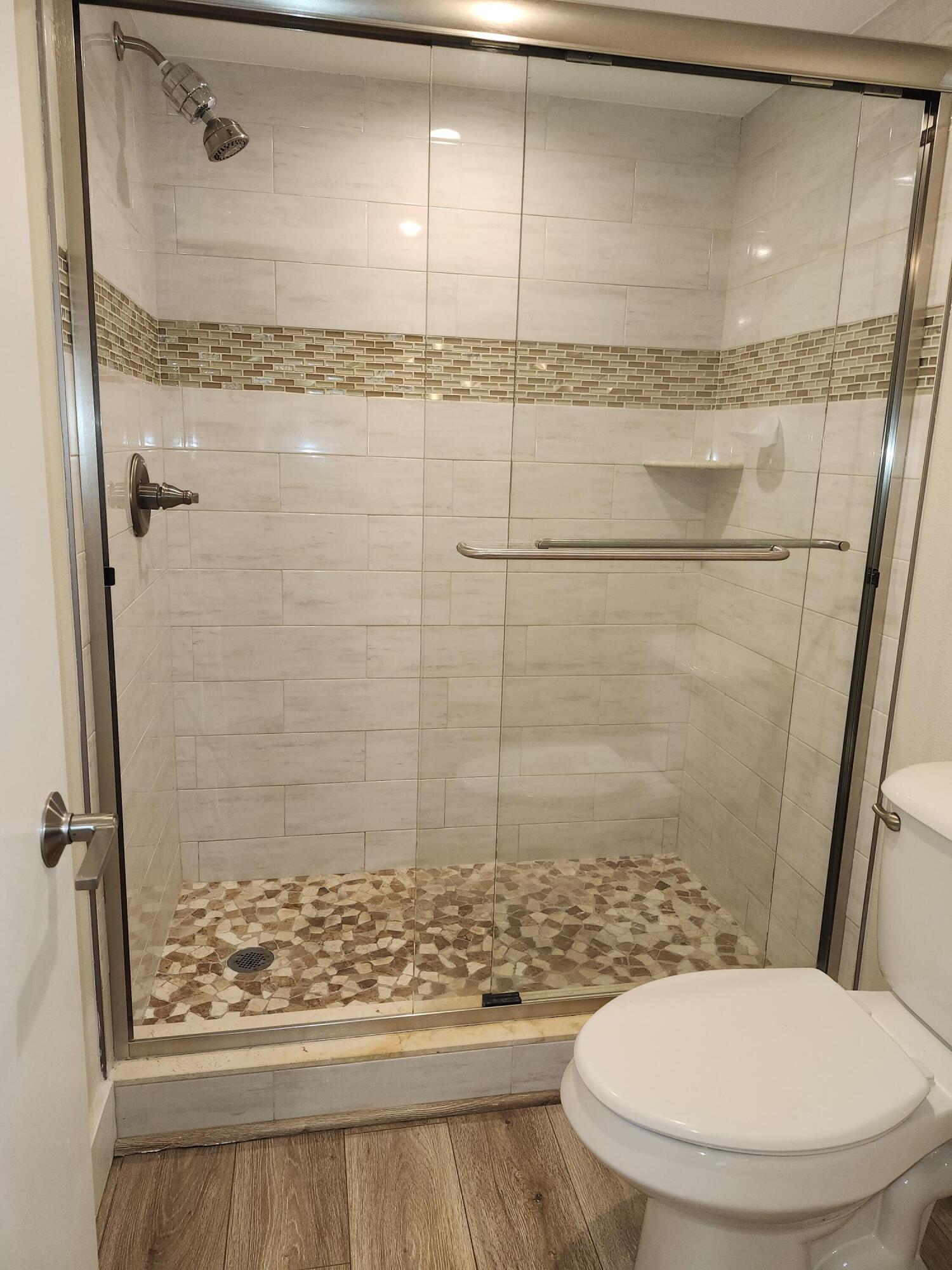 301 Lake Shore Drive Apt 409 Property Photo 6
