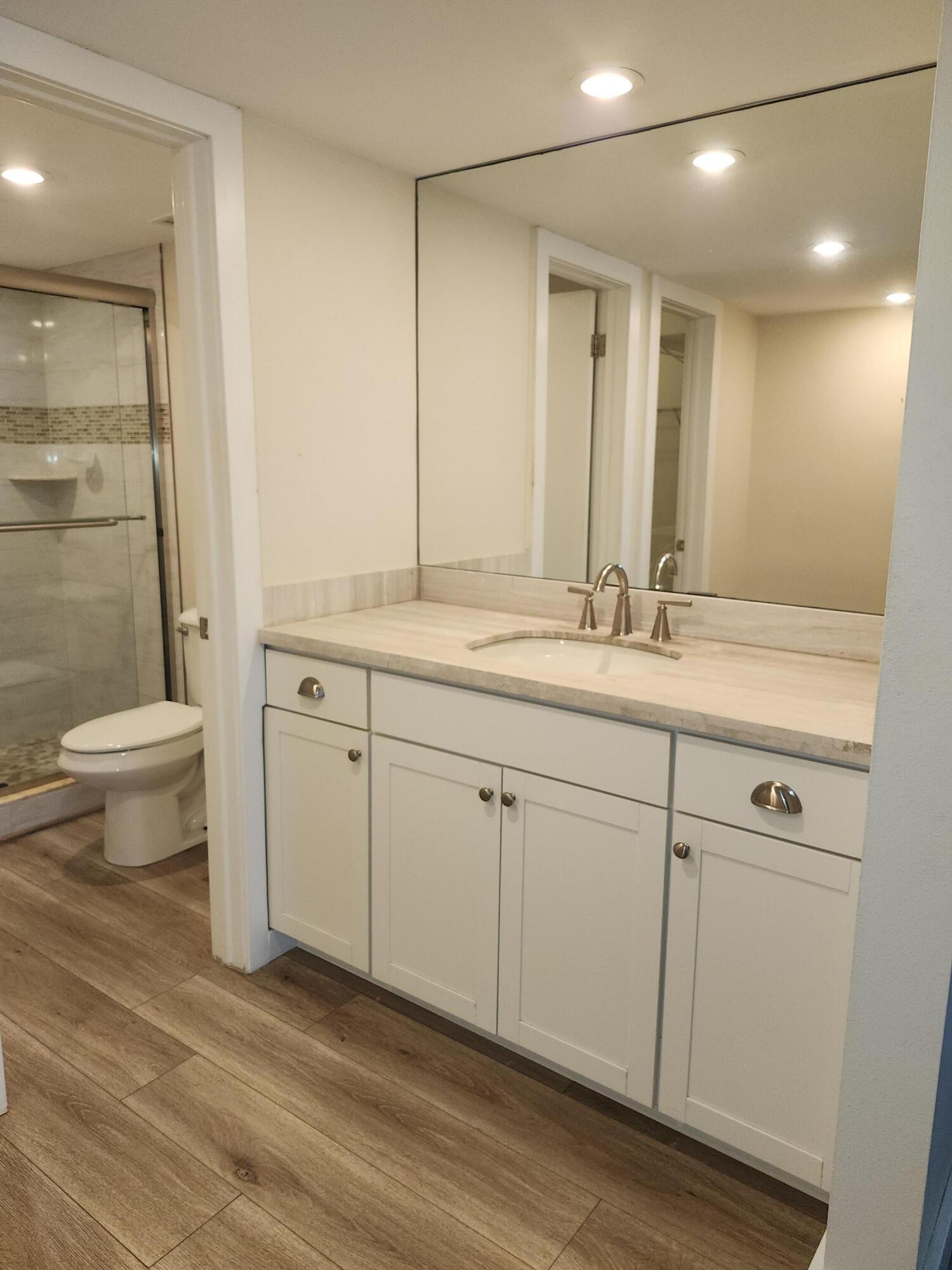 301 Lake Shore Drive Apt 409 Property Photo 8