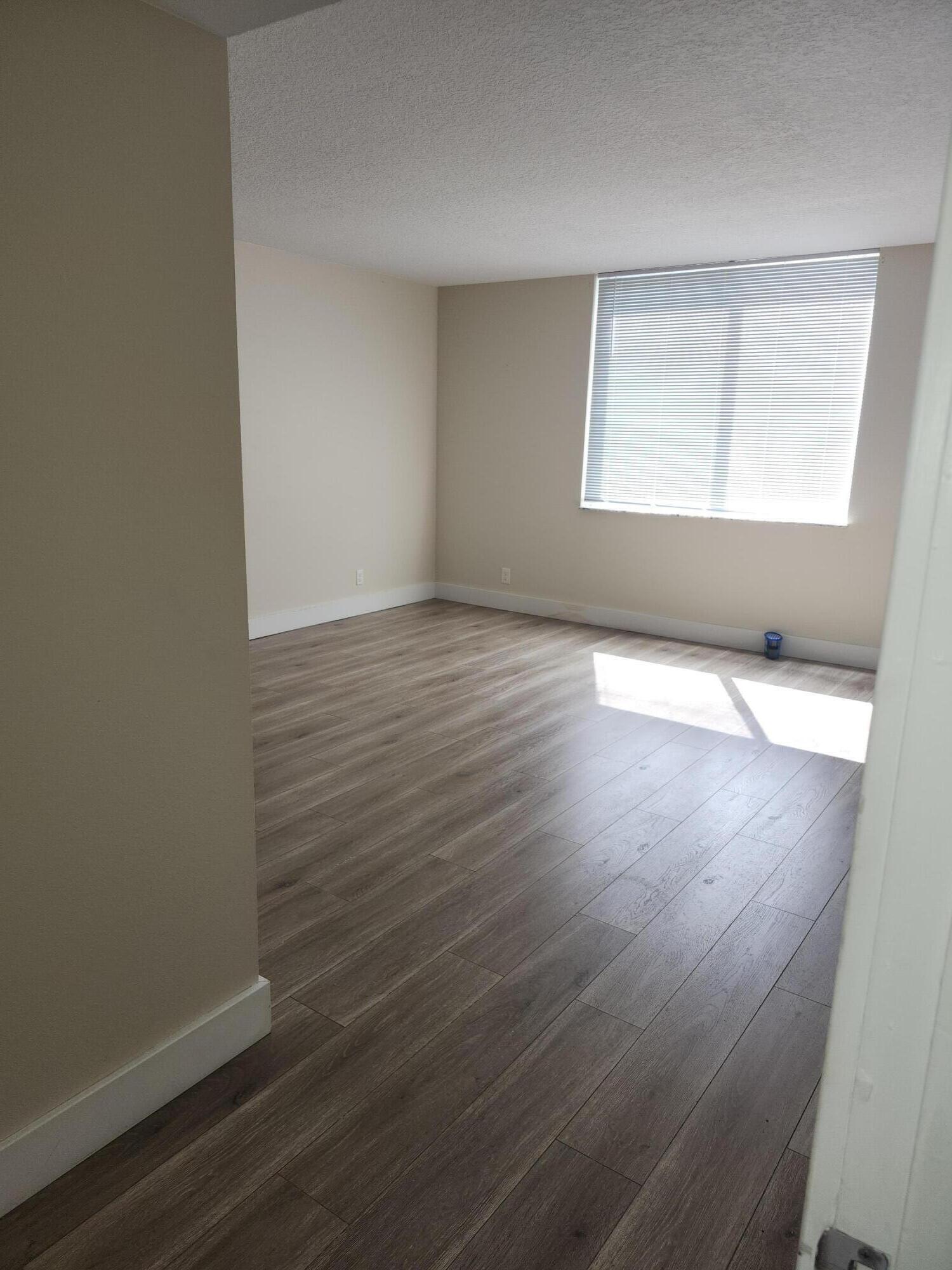 301 Lake Shore Drive Apt 409 Property Photo 12