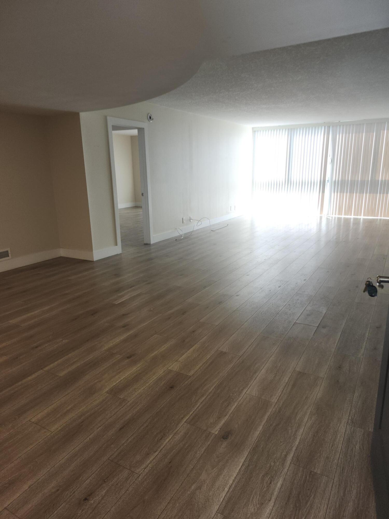 301 Lake Shore Drive Apt 409 Property Photo 16