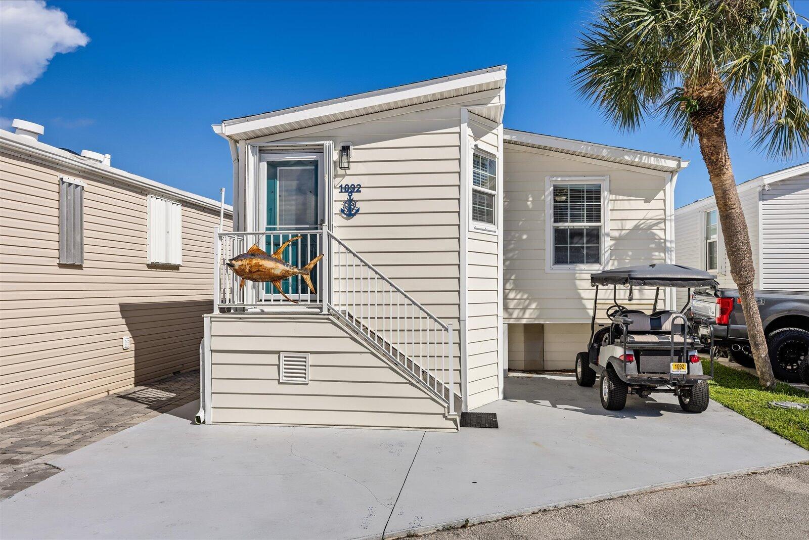 1092 Nettles Boulevard Property Photo 1