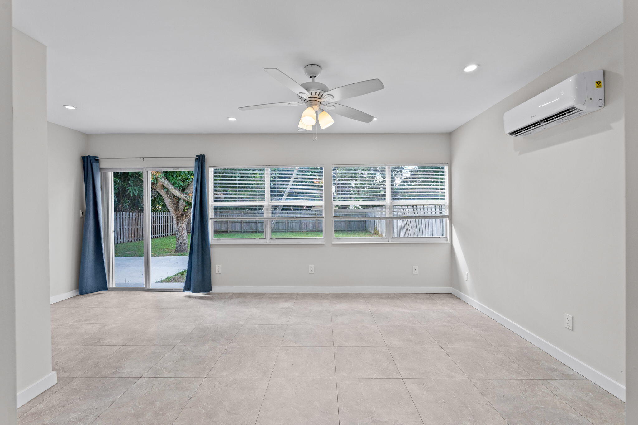128 E Central Boulevard Property Photo 8