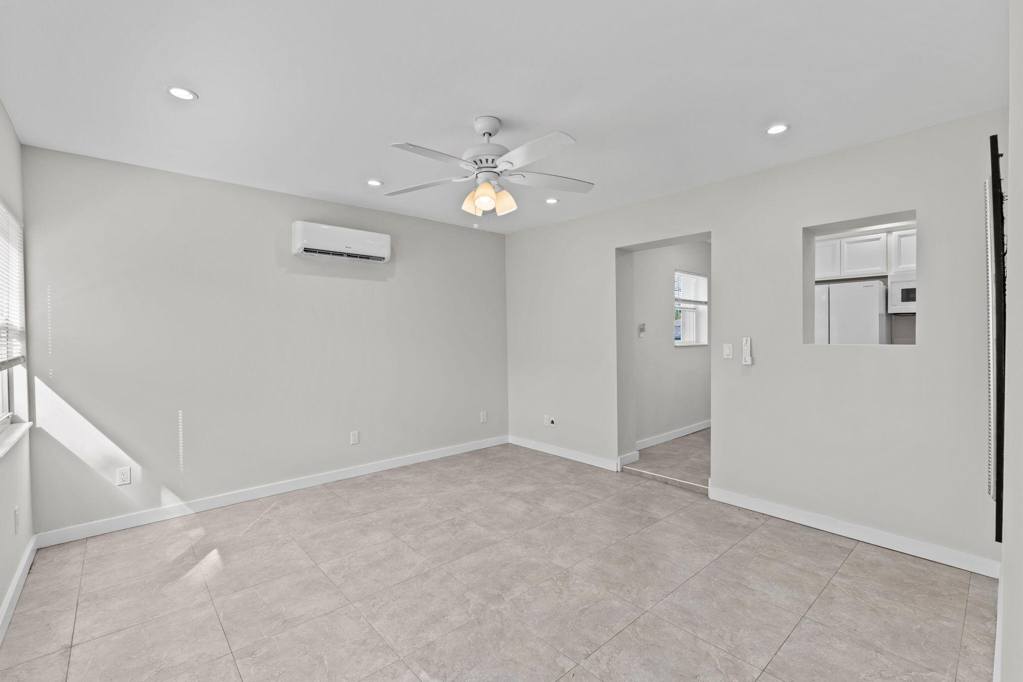 128 E Central Boulevard Property Photo 9