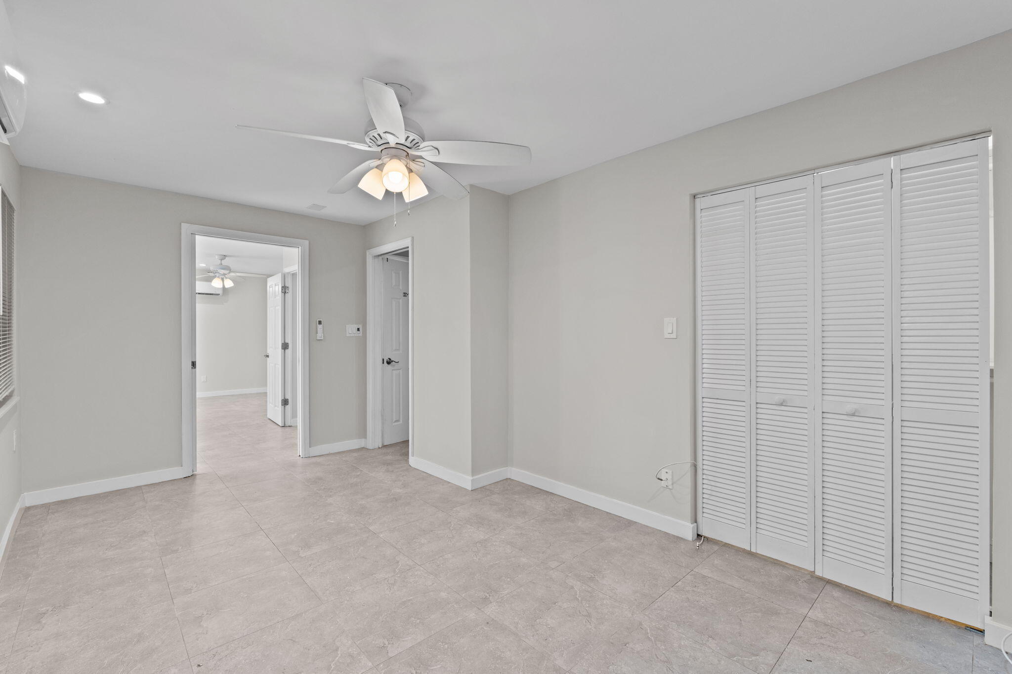 128 E Central Boulevard Property Photo 15
