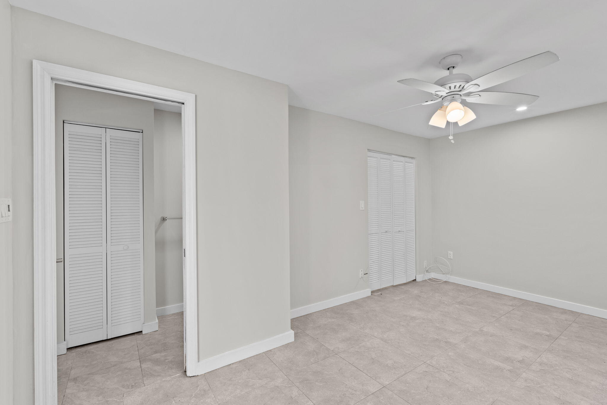 128 E Central Boulevard Property Photo 19