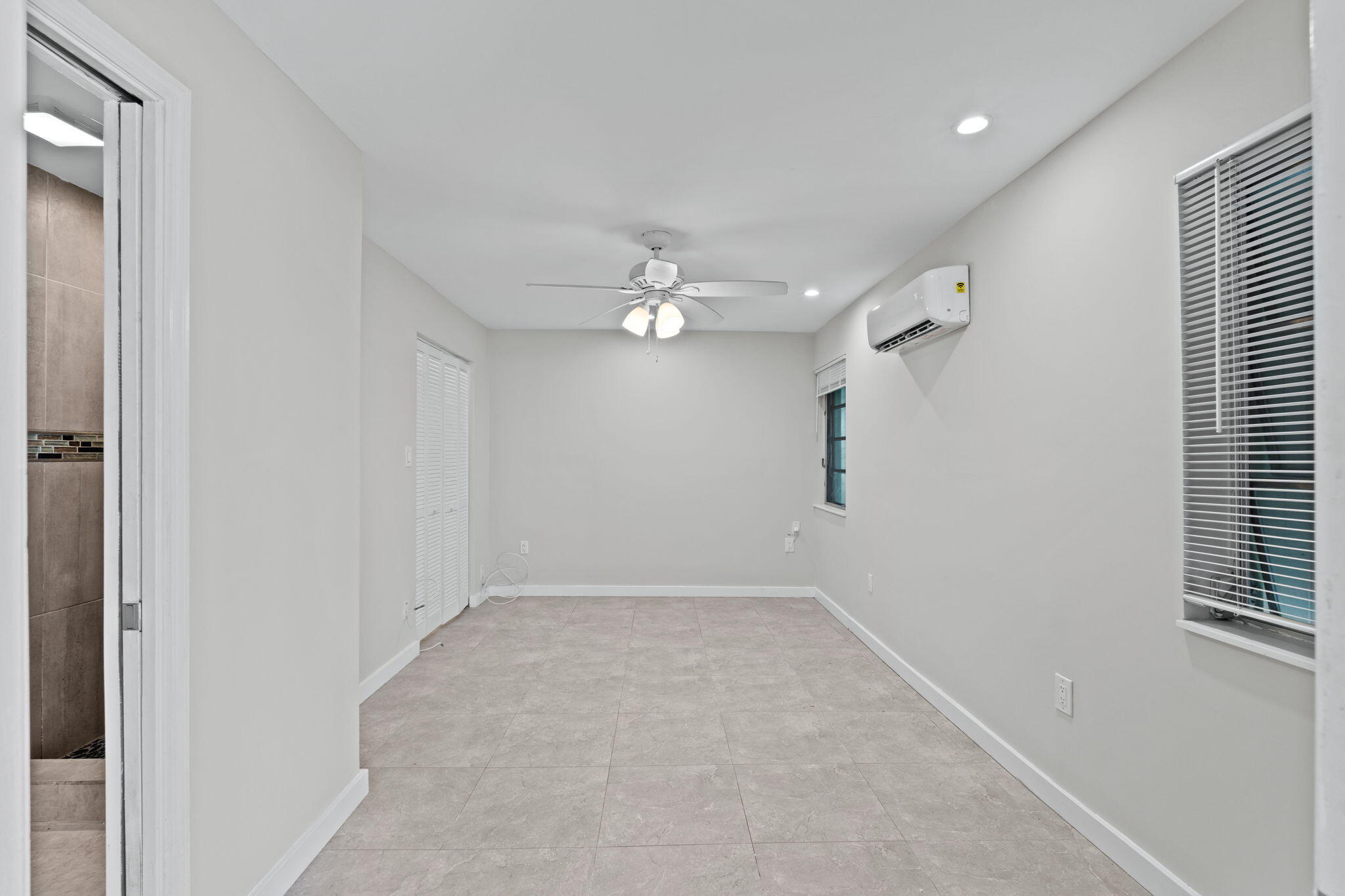 128 E Central Boulevard Property Photo 20