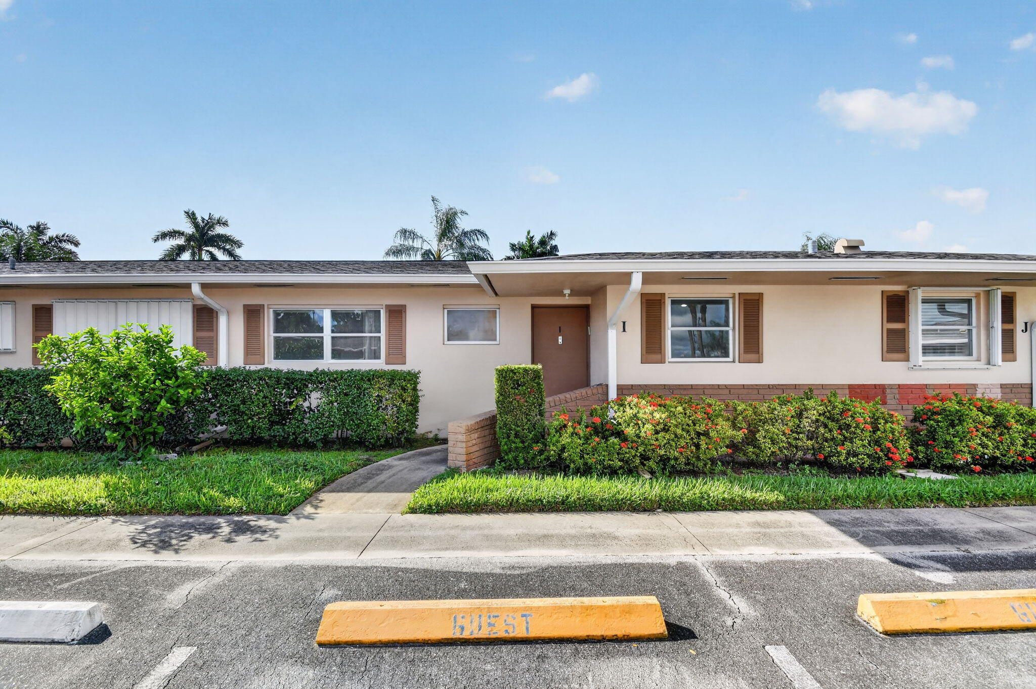 2593 Dudley Drive W I Property Photo 1