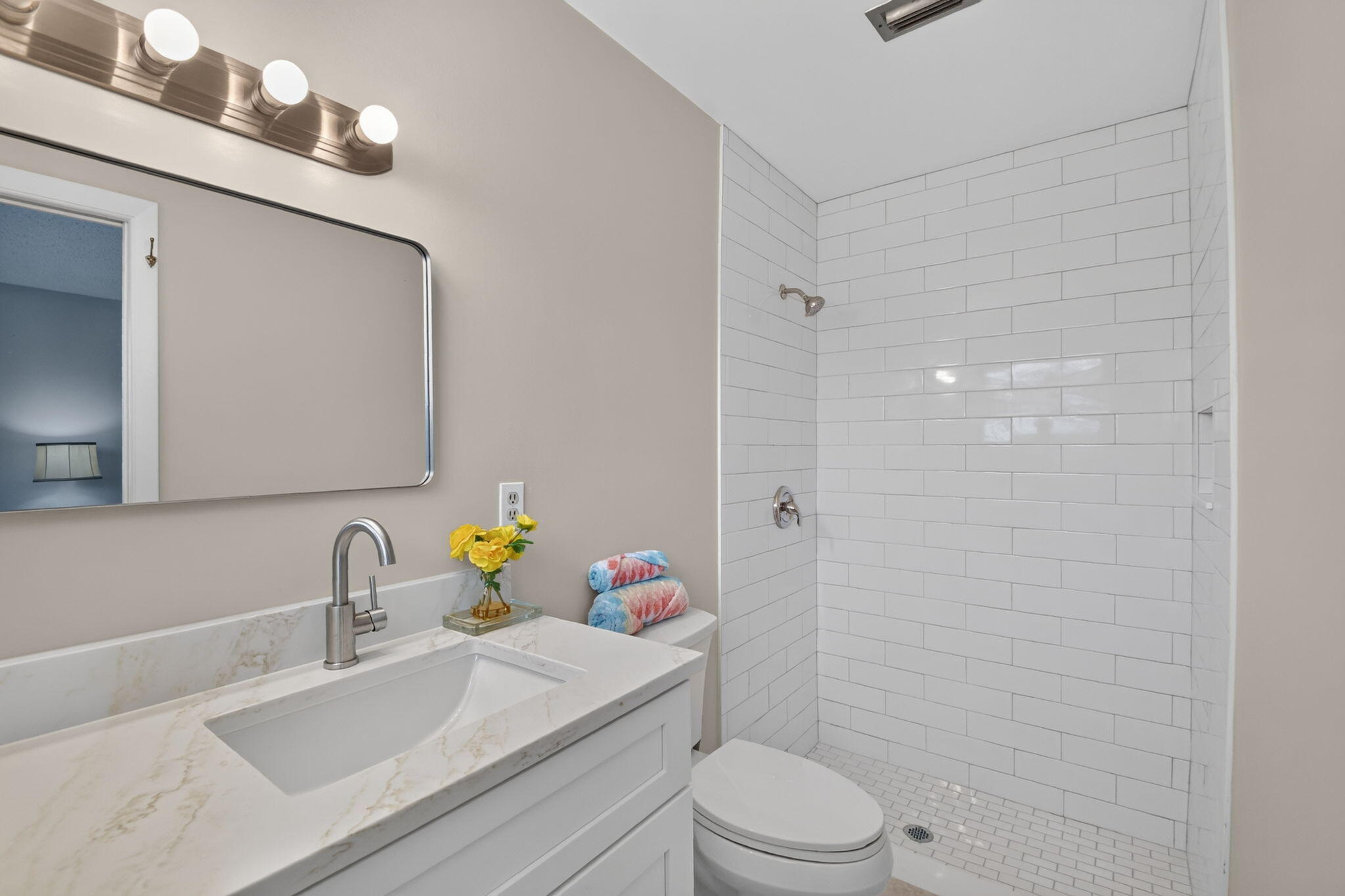 2593 Dudley Drive W I Property Photo 15