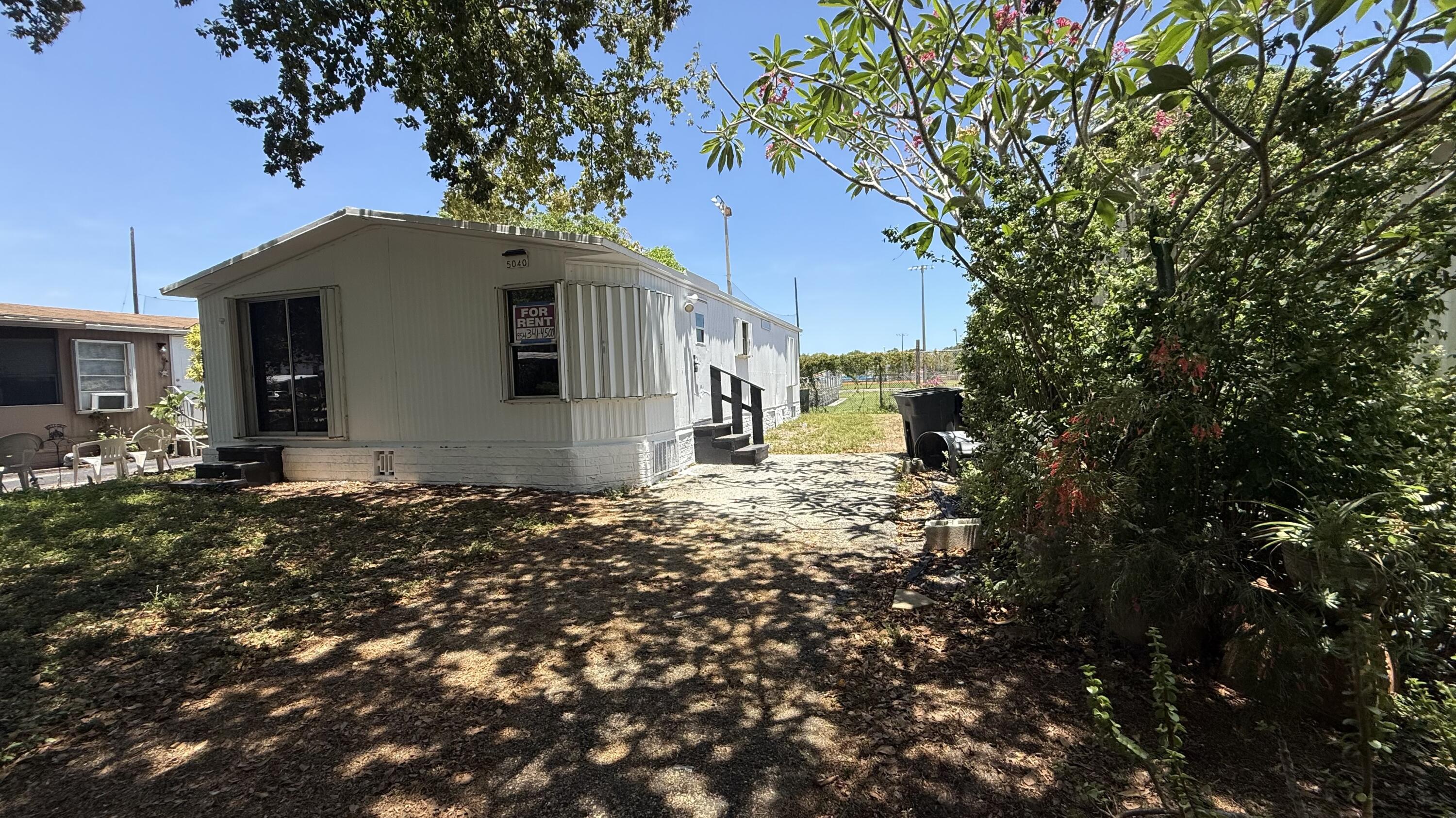 5040 SW 30TH Avenue Property Photo 1