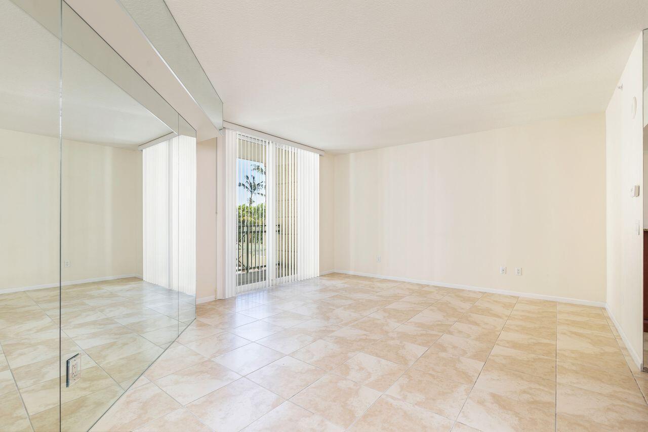 403 S Sapodilla Avenue 203 Property Photo 1