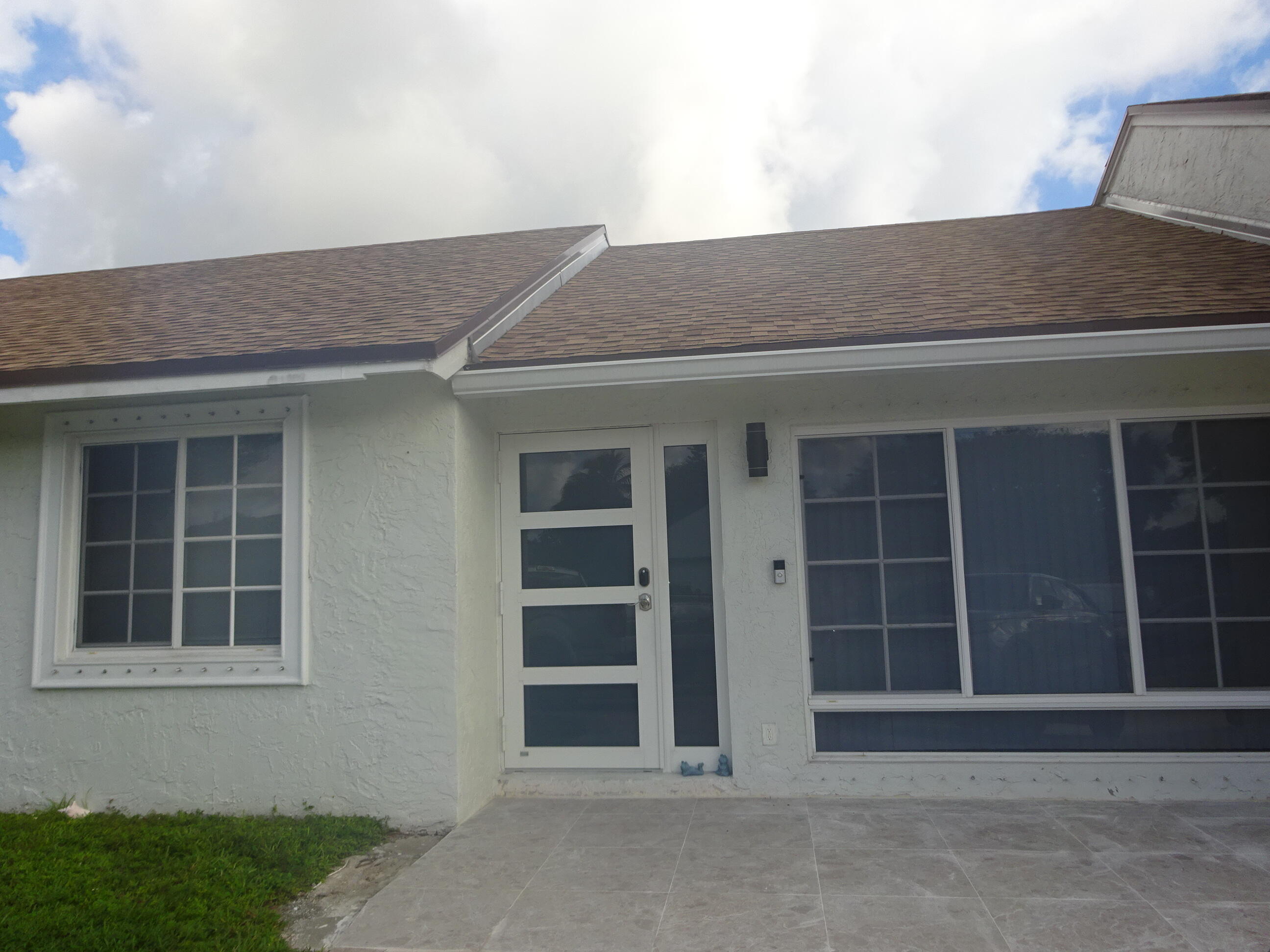 9211 S Cypress Circle Property Photo 2