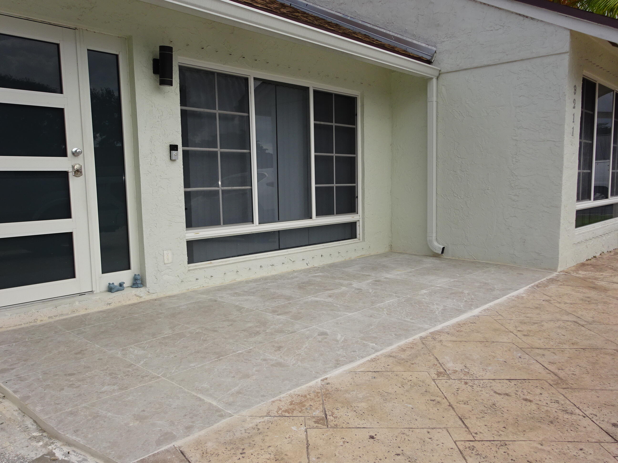 9211 S Cypress Circle Property Photo 3