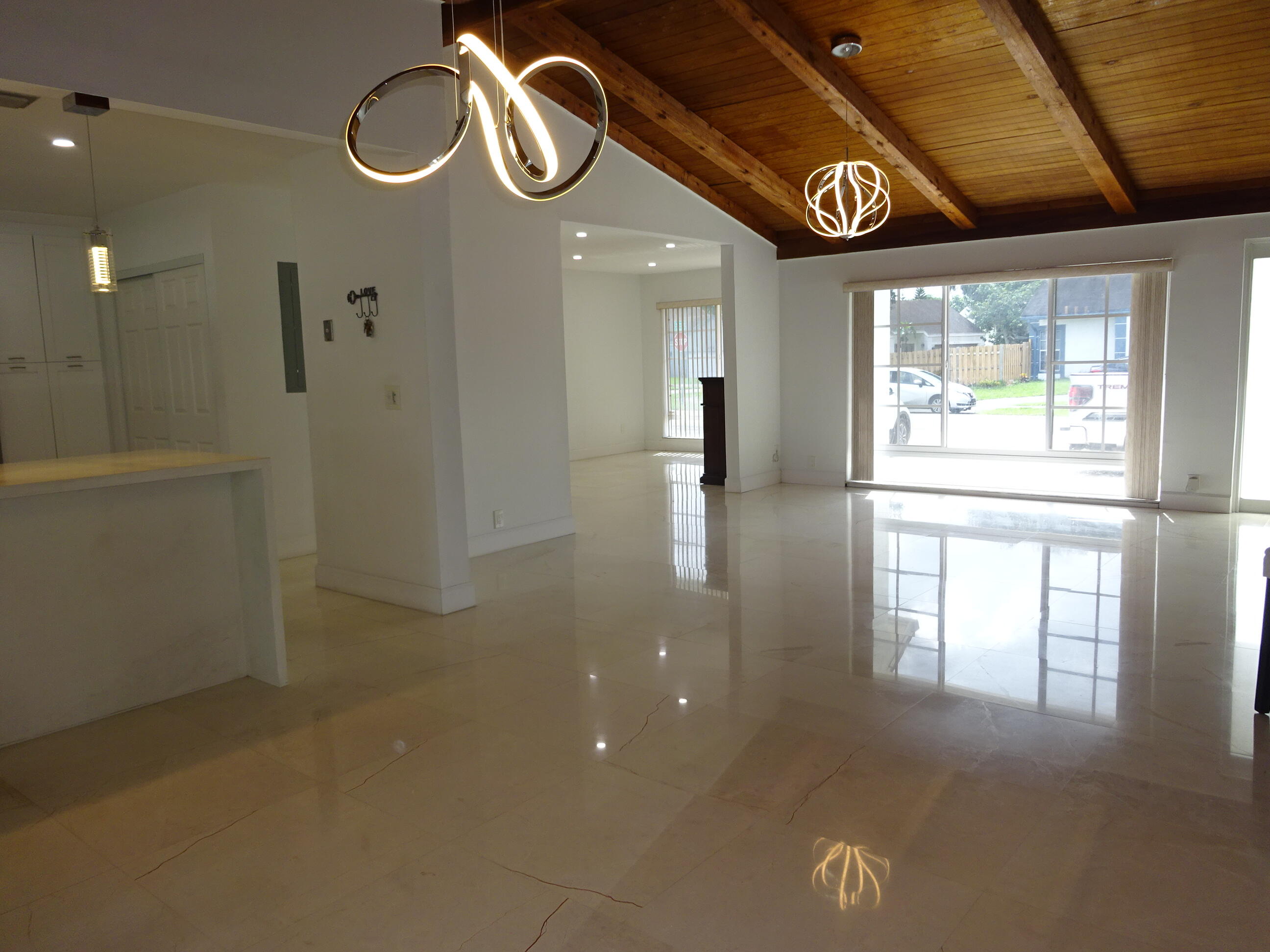 9211 S Cypress Circle Property Photo 6