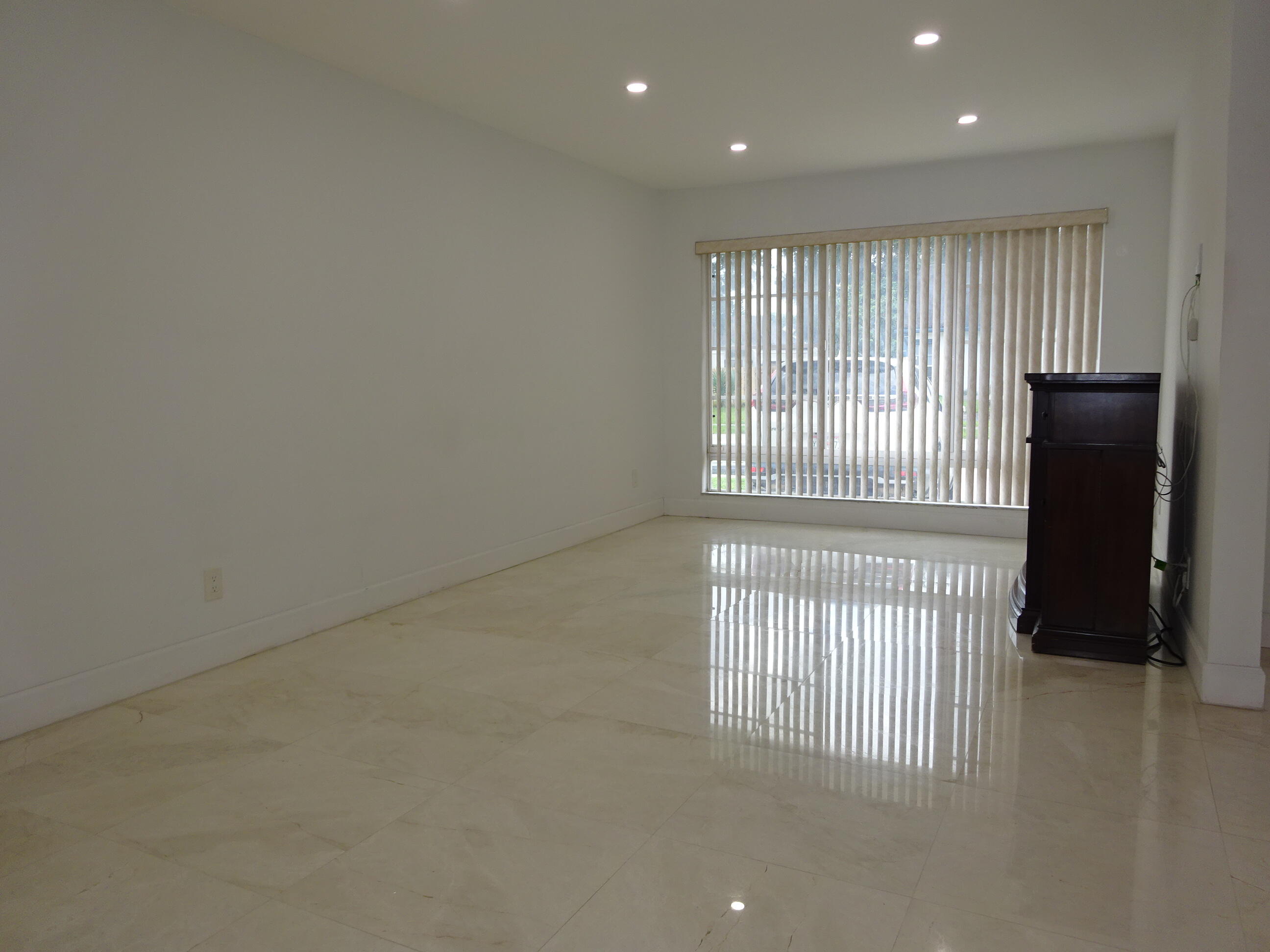 9211 S Cypress Circle Property Photo 13
