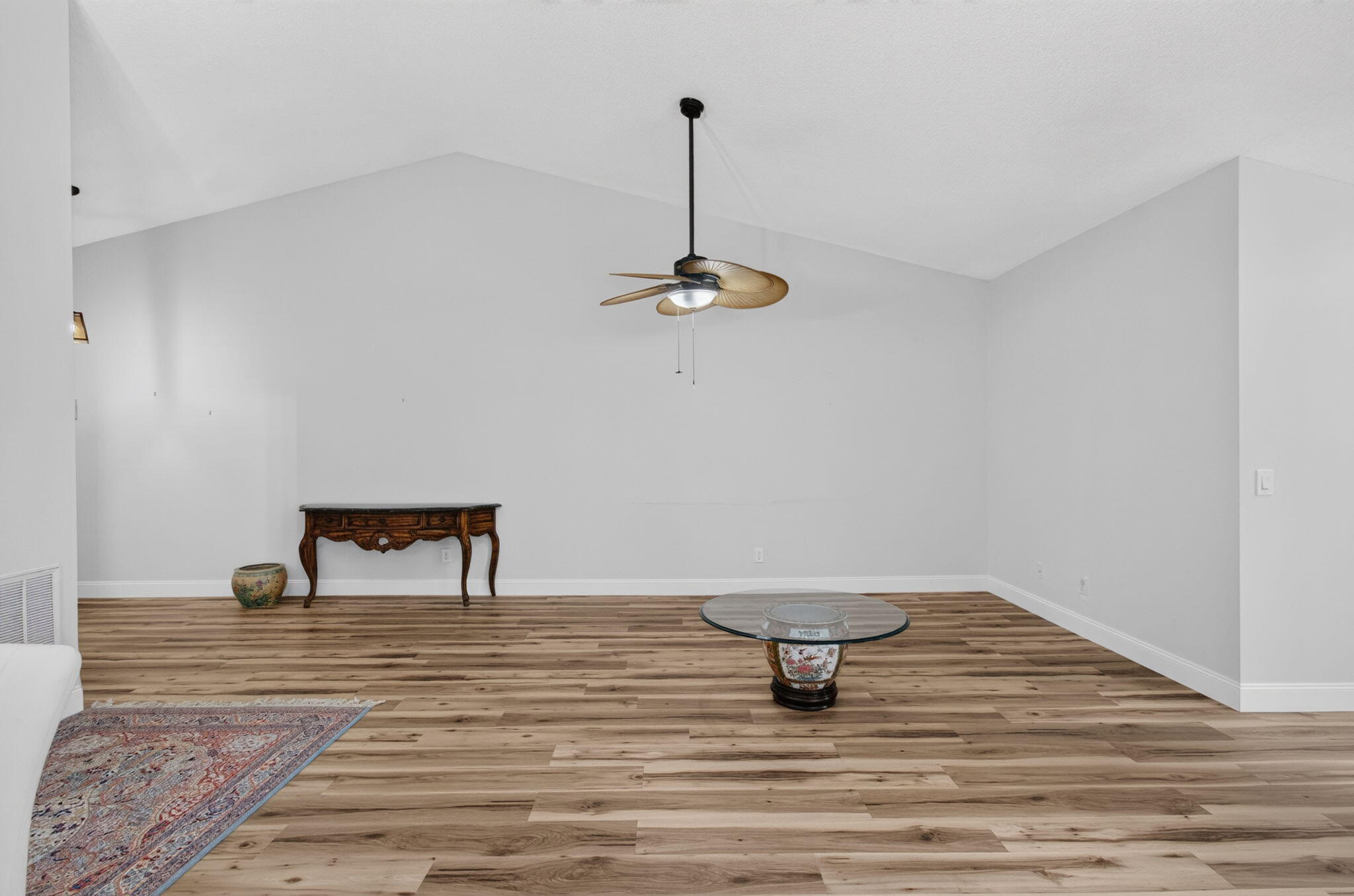 5887 Parkwalk Circle W Property Photo 6