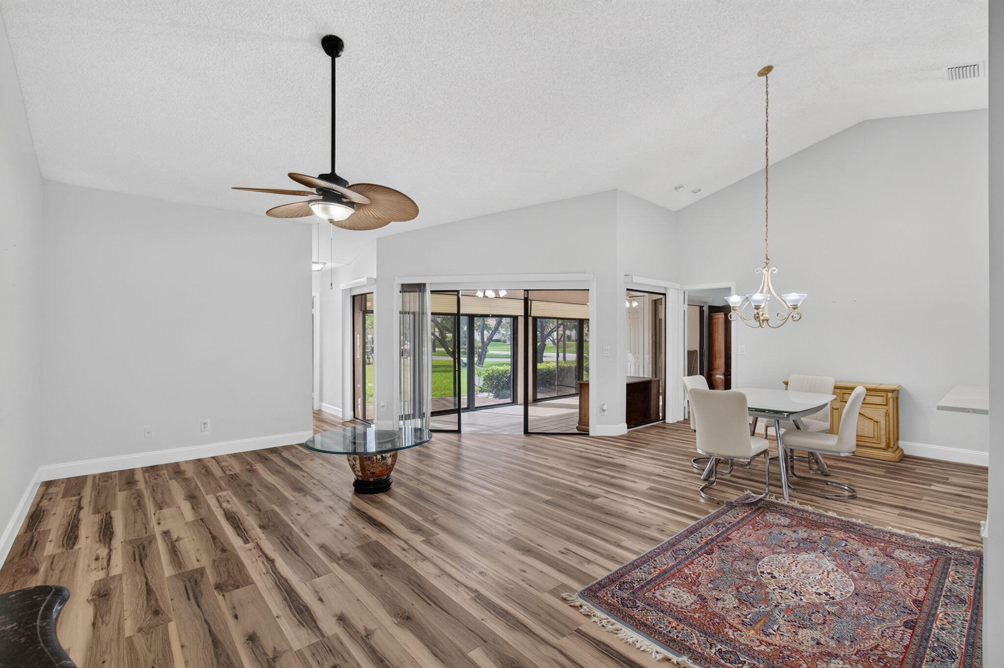 5887 Parkwalk Circle W Property Photo 7