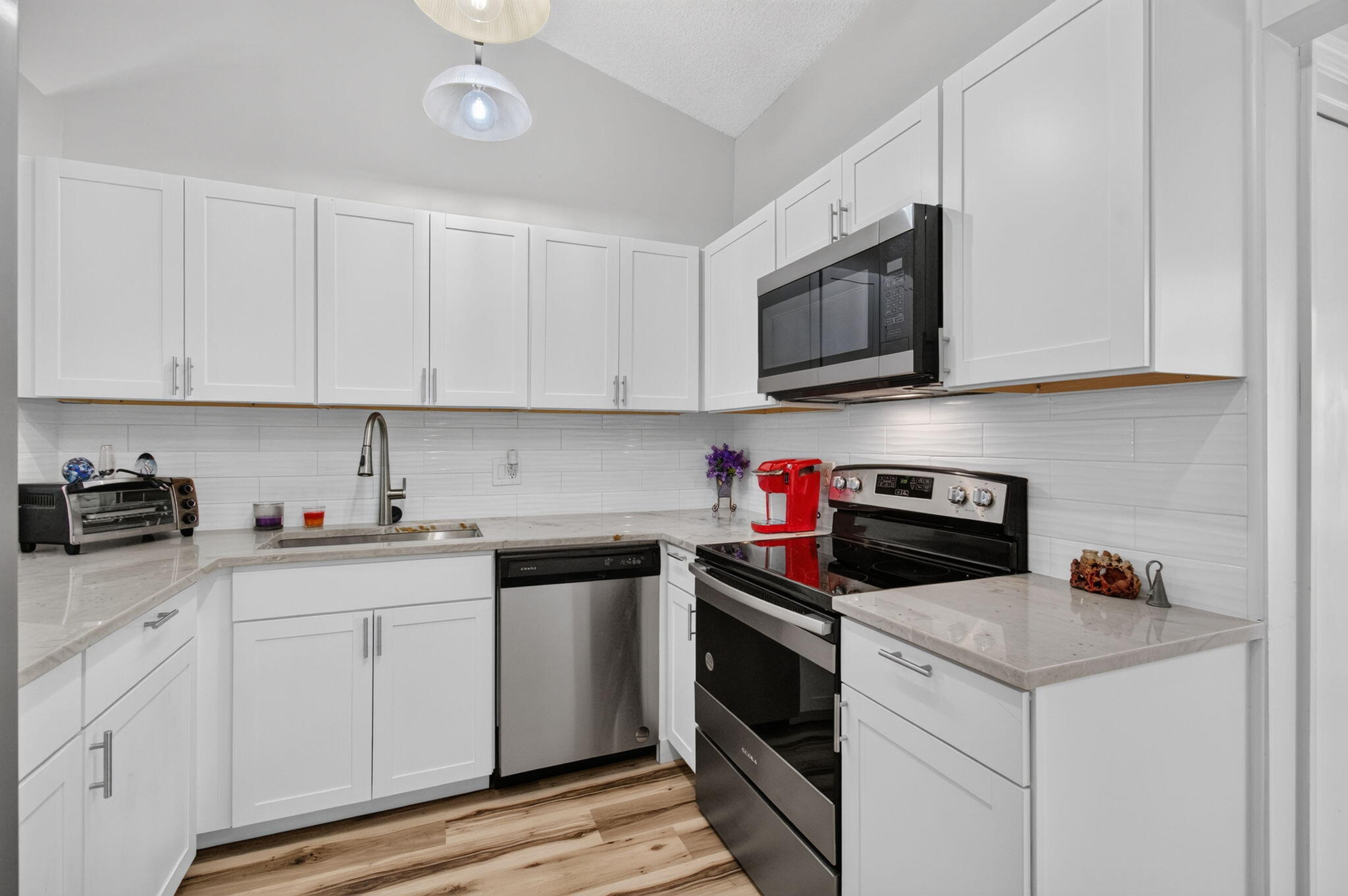 5887 Parkwalk Circle W Property Photo 10