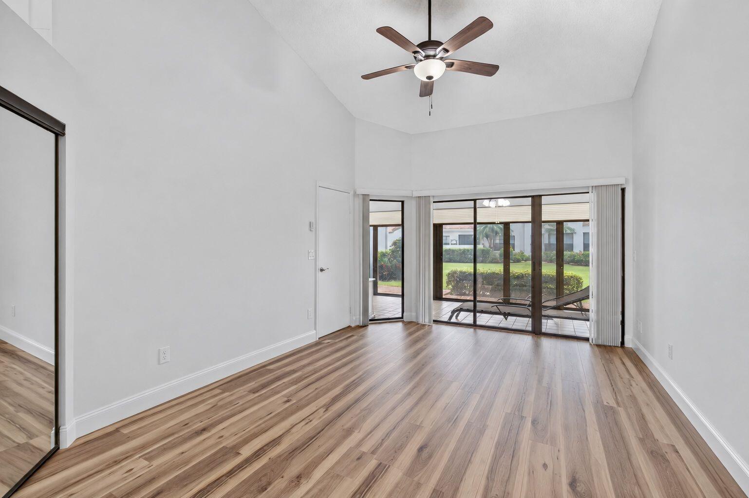 5887 Parkwalk Circle W Property Photo 14