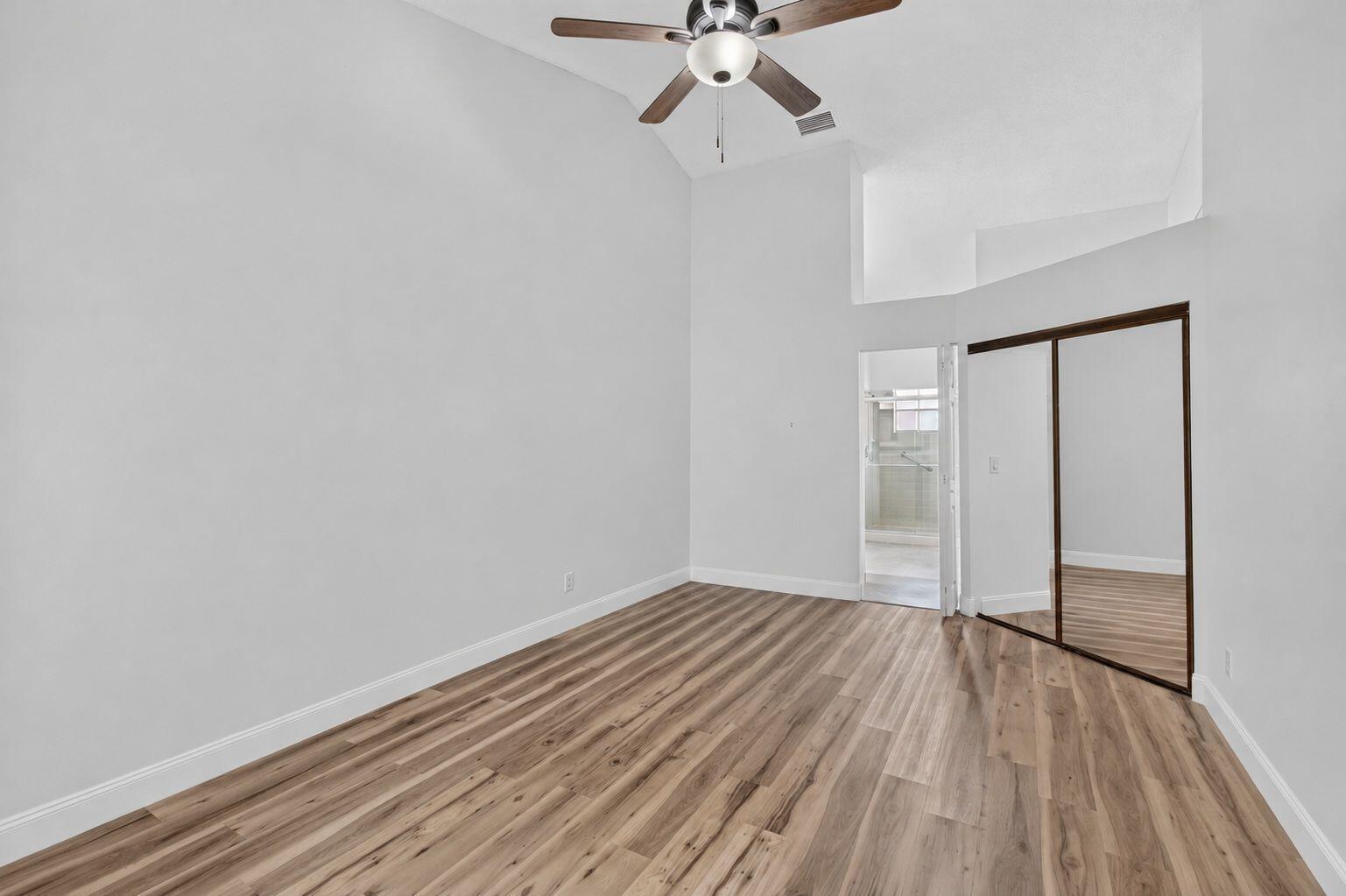 5887 Parkwalk Circle W Property Photo 15
