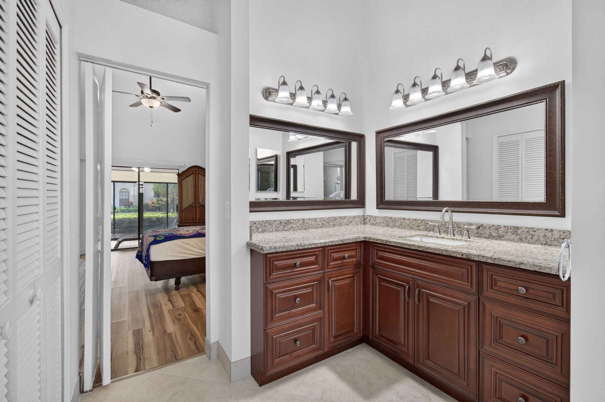 5887 Parkwalk Circle W Property Photo 18