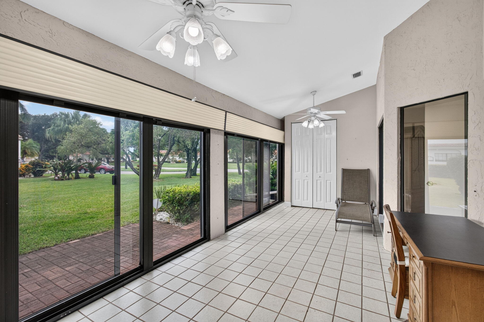 5887 Parkwalk Circle W Property Photo 23