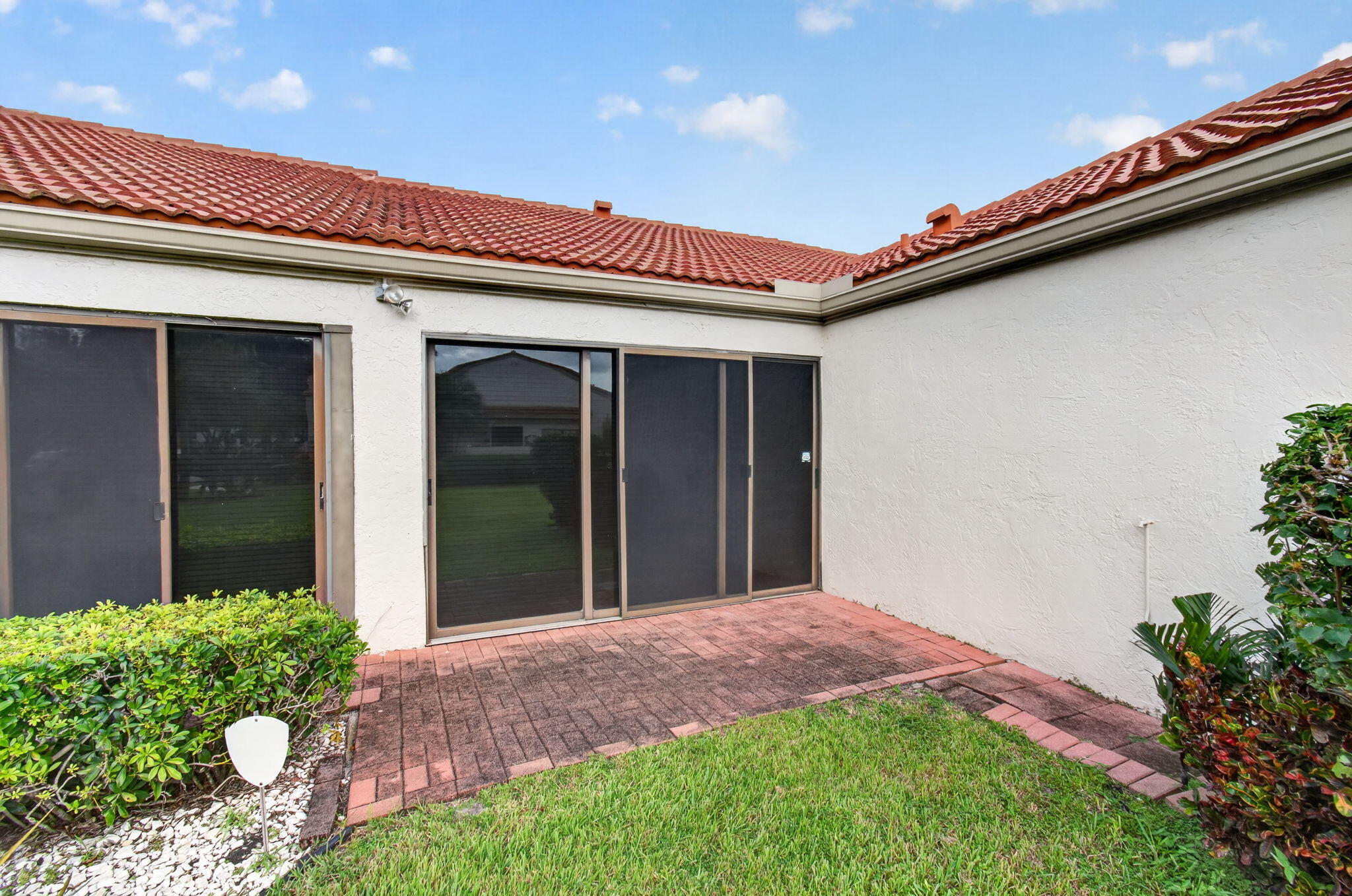 5887 Parkwalk Circle W Property Photo 27