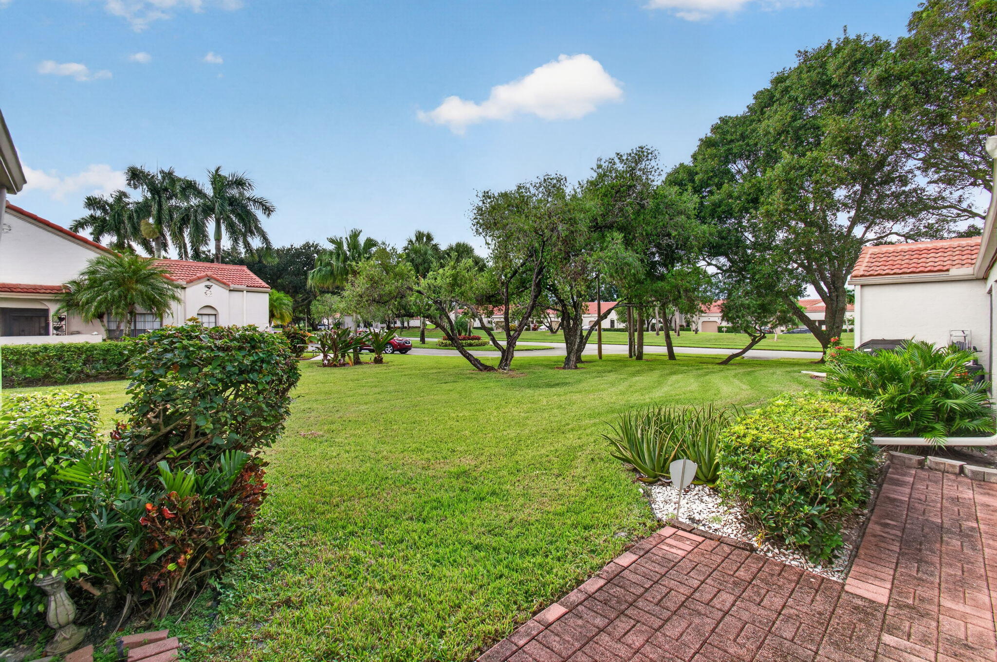 5887 Parkwalk Circle W Property Photo 28
